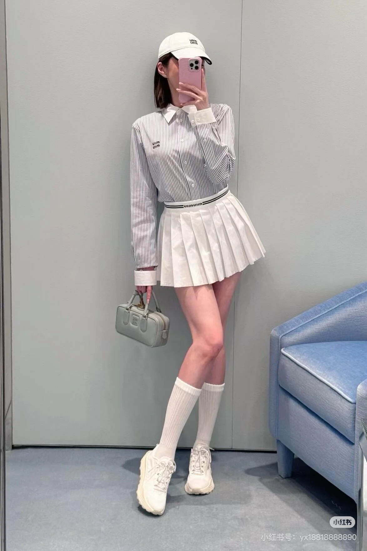 NO:456467,MiuMi* 25FW early autumn new style striped poplin texture long-sleeved shirt. Original development!  High-end production!  Striped shirts are really an essential item in the wardrobe!  Excellent texture, clean and refreshing, versatile items that can be salty or sweet on the upper body, customized fabrics, no pick on the figure at all, lazy and casual feeling is really easy to wear!  Fashionable guys, please enter the BI, you must arrange this for the wardrobe!  S M L, miumiu,shirts,alexander wang19860909MiuMi* 25FW早秋新款 条纹府绸质感长袖衬衫.原版开发！高版出品！条纹衬衣真的是衣柜必不可少的单品！质感绝佳 干净清爽 上身可盐可甜的百搭单品 定制面料 完全不挑身材 慵懒又随意的感觉真的太好穿了！时髦精们BI入好吧必须给衣柜安排上这一件！码数S M L,,miumiu,shirts,alexander wang,Women's clothing