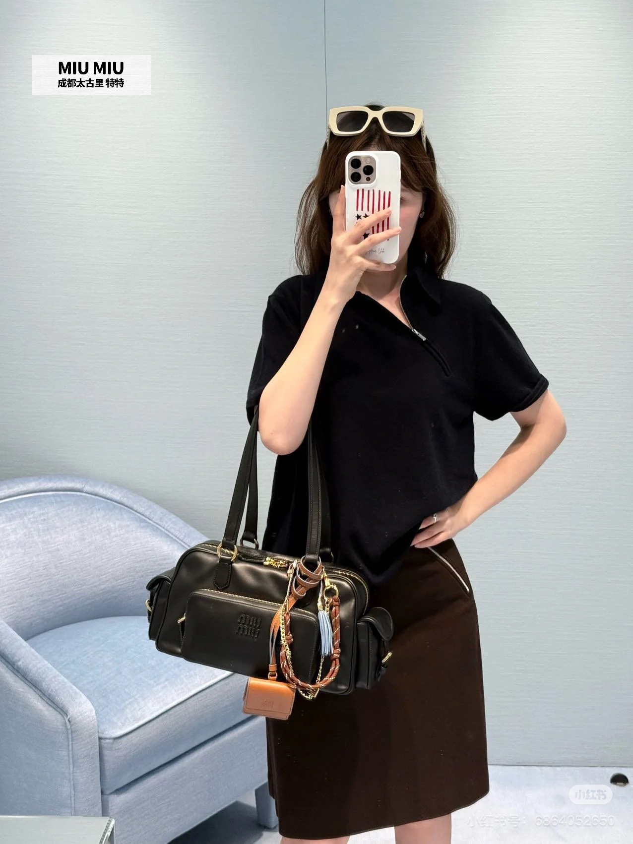 NO:465776,Miumi* 25Fw early autumn new style, fashionable top-school knitted polo short-sleeved sleeves. Original development!  High-end production!  Super stacking artifact!  Irregular side zipper design, custom cashmere yarn!  The temperamental girlish style makes her look younger and sweet, and she doesn’t pick on the face and looks slim with her upper body!  I don’t want to be beautiful in my upper body!  Acknowledge the higher version!  Spot SML, miumiu, T-shirt, alexander wang19860909Miumi* 25Fw早秋新款 时髦尖子生减龄针织织polo短袖.原版开发！高版出品！超级叠搭神器！不规则侧拉链设计,定制山羊绒纱线！气质少女风减龄甜美气息,不挑人版型上身巨显瘦！上身美的不要不要的！认准高版本！现货 SML,,miumiu,T-shirt,alexander wang,Women's clothing