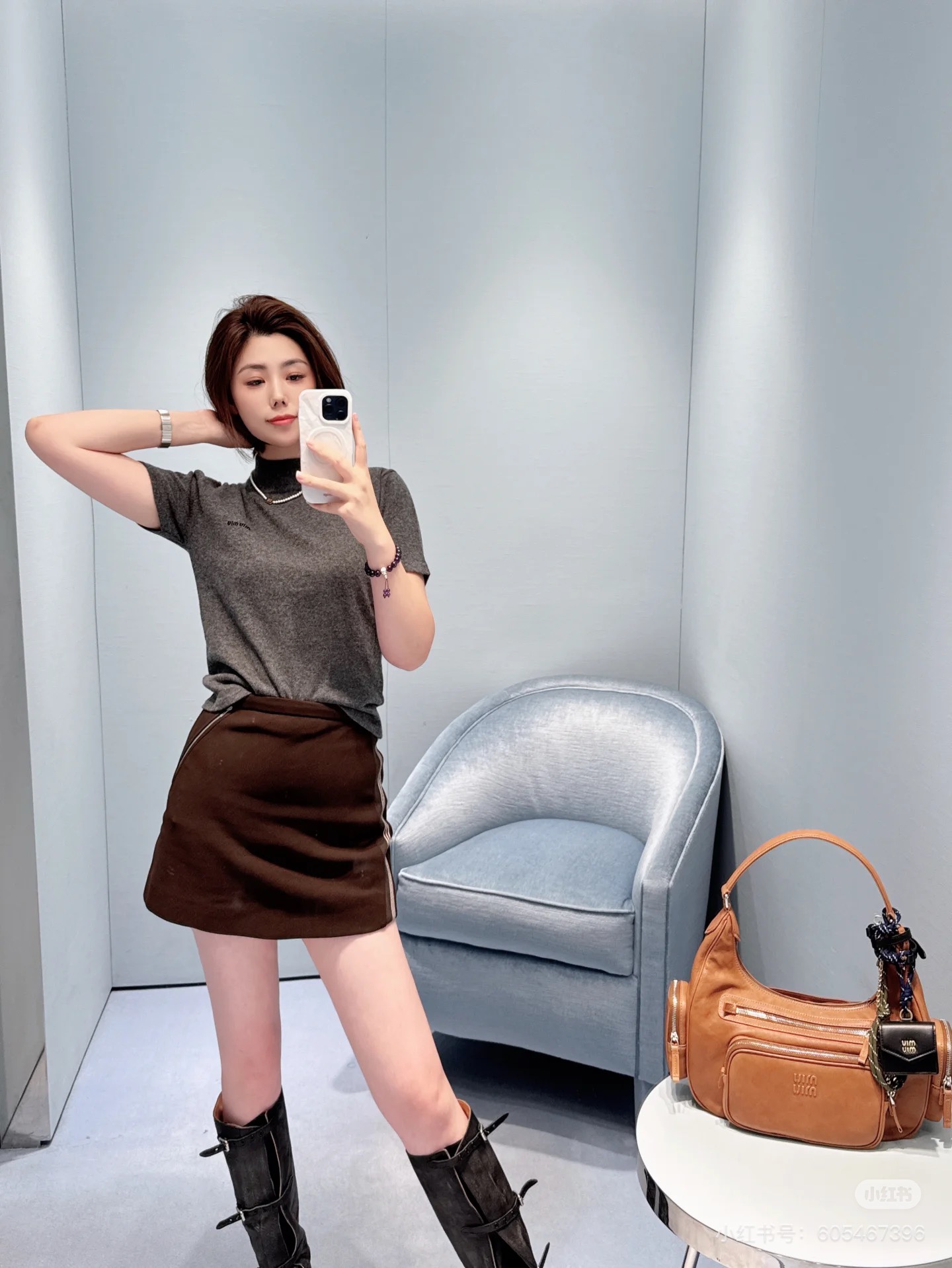 NO:471883,Miumi* 25Fw early autumn new miu style retro cashmere knitted short-sleeved top. Original development!  High-end production!  The best practical wearer in the autumn. The layerable series. All the quality of the edition!  Fine colored cashmere yarn, all the colors are very positive, small style, single wear or inner wear are very good, texture is visible to the naked eye, details are online spot SML, miumiu, T-shirt, alexander wang19860909Miumi* 25Fw早秋新款 miu式复古羊绒针织短袖上衣.原版开发！高版出品！入秋的最佳实穿选手 可叠穿的系列 全部对版品质！定染细腻的羊绒纱线 颜色都很正 小版型 单穿或者内搭都很可 质感肉眼可见 细节在线现货SML,,miumiu,T-shirt,alexander wang,Women's clothing