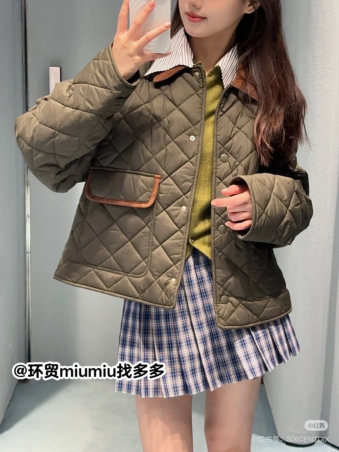 NO:505921,Miumi* 25Fw early autumn new style military green diamond plaid cotton jacket jacket丨Original development!  High-end production!  The official website is on sale, the same style as the counter!  Leather material: Heavy Industry Clothing Cut with Neat Napa Sheep Leather Lapel and Back Brand Logo Embroidery!  Whether it is material, detail restoration degree and process production, the thickness of the cotton jacket is consistent with YB!  Every hardware and auxiliary materials are completely comparable to YB!  Fine workmanship is perfect!  Differentiate various low-versions in the market, spot SML, miumiu, jackets & coats, jackets & coats, sheepskin, alexander wang19860909Miumi* 25Fw早秋新款 军绿色菱格纹棉服夹克外套丨原版开发！高版出品！官网在售,专柜同款！真皮材质 前中袋口重工对格裁剪,搭配利落Napa羊皮革翻领和后背品牌徽标取中刺绣！不管是材质还是细节还原度以及工艺制作方面棉服厚度和yb一致！每个五金和辅料都是完全媲美yb！做工精细完美！区别市场各种低版,现货 SML,,miumiu,jackets & coats,jackets & coats,sheepskin,alexander wang,Women's clothing