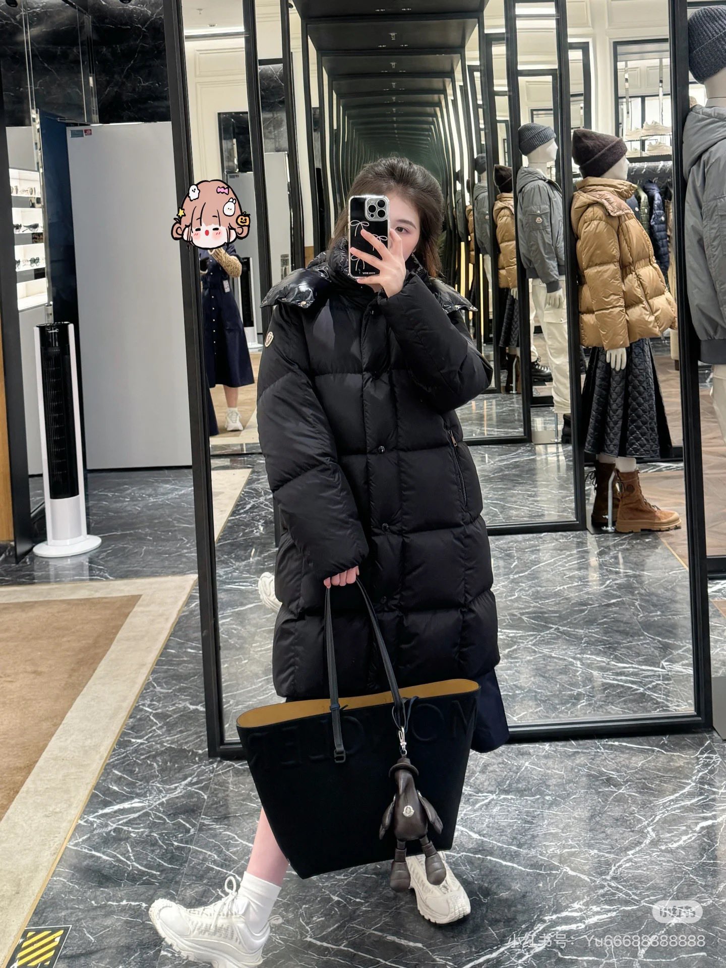 NO:536449,Moncle*2025 new hooded long down jacket original development High-end product Imported windproof and waterproof nylon material Restored craftsmanship Upgraded material Improved the function of anti-cold in autumn and winter White goose velvet fills the inner lining The whole piece is light and warm The snap-button hooded hood can be detached with two wears The torso is rectangular embossed, with drawstrings and zipper pockets Layer collision, rich and varied design, the iconic cloth patch on the outside of the shoulder and arm embellishes the logo embellishes the low-key and high-end feeling, exquisite illustrations of canvas patches can successfully get rid of dullness, integrating warmth and fashionable Customized surface accessories, accurate version Fleece filling standard: National standard 90 velvet filling: white goose velvet high version 2 colors 1-2-3,, jackets & coats, down jacket, hats, alexander wang19860909Moncle*2025新品连帽可拆卸长款羽绒服外套 原版开发 高版出品 进口防风防水尼龙材质 其工艺还原 升级材质 提升秋冬御寒功能 白鹅绒填充内里 整件轻盈保暖 按扣立领连帽可拆卸两穿 躯干采用长方格压纹 叠加抽绳和拉链口袋 层次碰撞 设计丰富多变 肩臂外侧标志性布贴徽标点缀 彰显低调高级感 内里精致插画布贴细节就能成功摆脱沉闷 集保暖与时髦一体 定制面辅料 认准版本 充绒标准:国标90绒 充绒物:白鹅绒 高版本 2色 1-2-3,,jackets & coats,down jacket,hats,alexander wang,Women's clothing