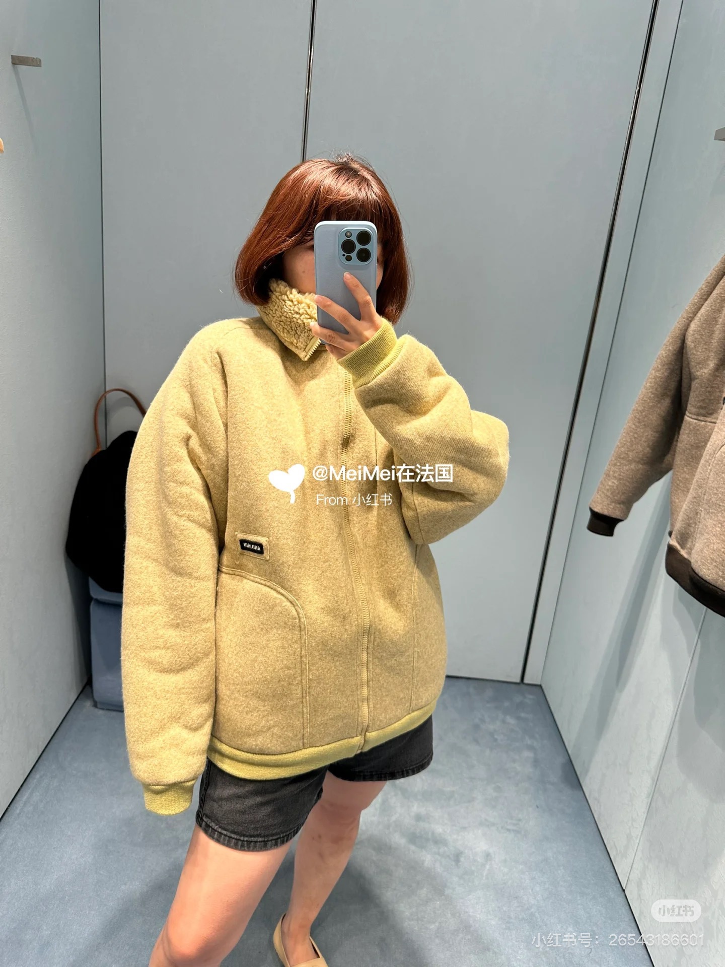 NO:545832,Miumi* 25Fw Early Autumn New Style Soft Silhouette Lamb Wool Jacket丨Original Development!  High quality production!  Warm colors, built-in gentle filter, plush lining, warm and healing ~ Paired with a pink coat and plaid skirt, the sweet and cool feeling is straight away. It has the autumn and winter atmosphere. Whoever wears it will look good. It is a perfect eye-catching tool for going out on the street. Ready-made SML,, miumiu, skirts, jackets & coats, alexander wang19860909Miumi* 25Fw早秋新款 软乎乎廓形羊羔毛外套丨原版开发！高版出品！暖呼呼的颜色,自带温柔滤镜,内里毛绒绒的,保暖又治愈～搭配粉衣和格纹裙,甜酷感直接拉满,秋冬氛围感这不就有了,谁穿谁好看,妥妥的出街吸睛利器现货SML,,miumiu,skirts,jackets & coats,alexander wang,Women's clothing