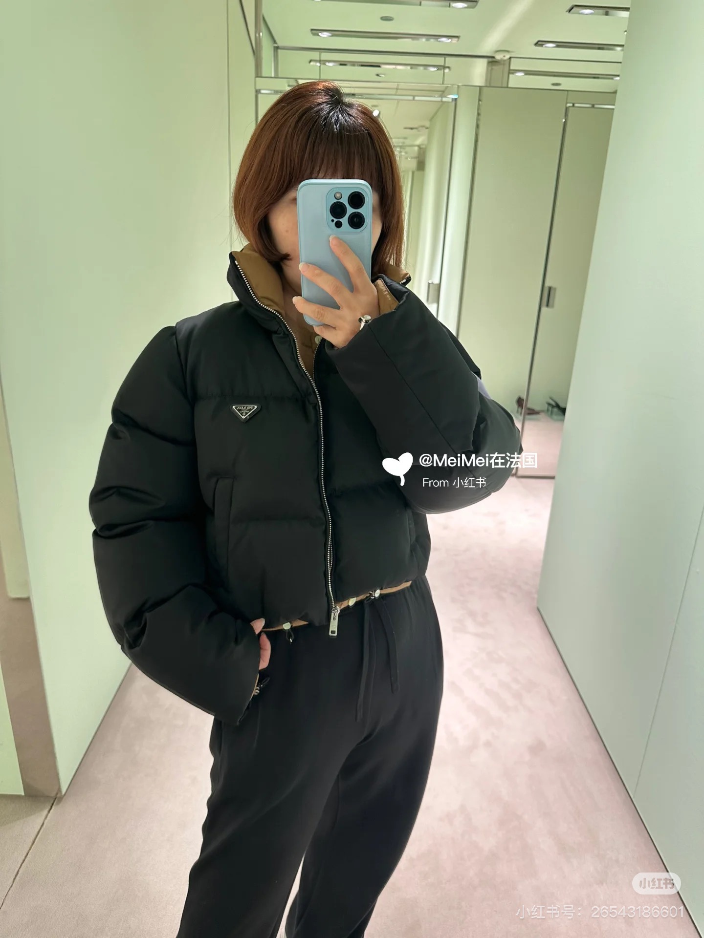 NO:546661,Prad*25FW autumn and winter new style stand collar zipper down jacket | Exclusive yb development!  High-end production!  The original customized technology fabric has a great texture, full of youth, it is so high-end and beautiful, age-reducing and handsome girlish style, the short style is casually matched, the national standard 90 white gooseberry filler, lightweight, warm and comfortable, on-site S/M/L,,prada, jackets & coats, down jacket, alexander wang19860909Prad*25FW秋冬新款 立领拉链羽绒服外套丨独家yb开发！高版出品！原版定制科技面料质感超赞 青春感拉满 实在太高级又好看啦 减龄帅气少女风 短款版型随性搭配超时髦 国标90白鹅绒填充 轻盈保暖又舒适 现货发售S/M/L,,prada,jackets & coats,down jacket,alexander wang,Women's clothing