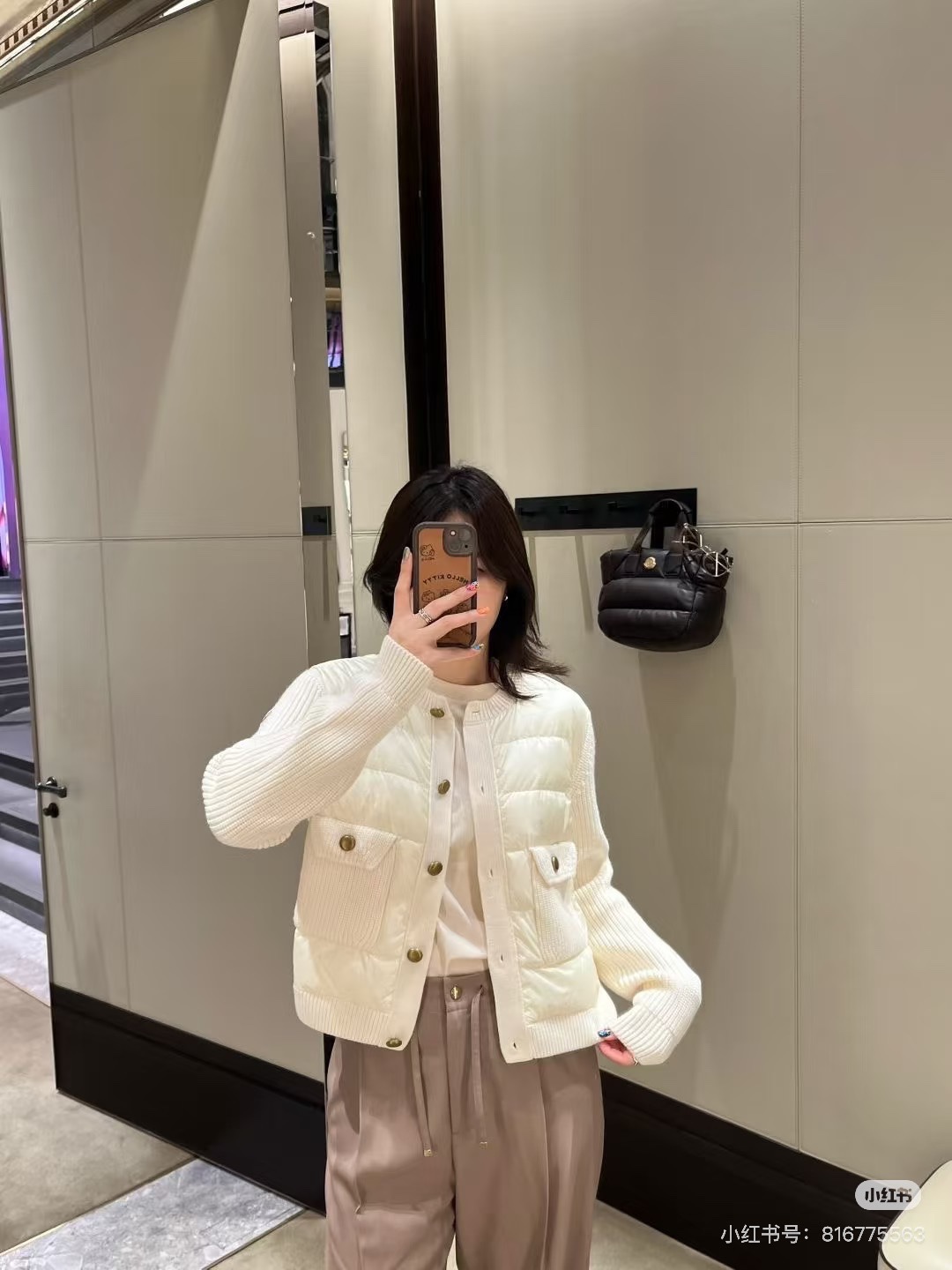 NO:561316,Monc*ler's new 25 autumn and winter new down knitted splicing jacket has sleeves on both sides, knitted design on the back, and down filling. It is practical and wearable while adding popular elements of knitted splicing ~ The solid color series is full of high-end feel!  Comfortable, stylish and versatile!  Size S M L,,jackets & coats,down jacket,alexander wang19860909Monc*ler新款25秋冬新款羽绒针织拼接夹克,两侧袖子 后背针织设计,羽绒填充 实穿性同时增加了针织拼接流行元素～纯色系列高级感十足！舒适时髦百搭款！码数S M L,,jackets & coats,down jacket,alexander wang,Women's clothing