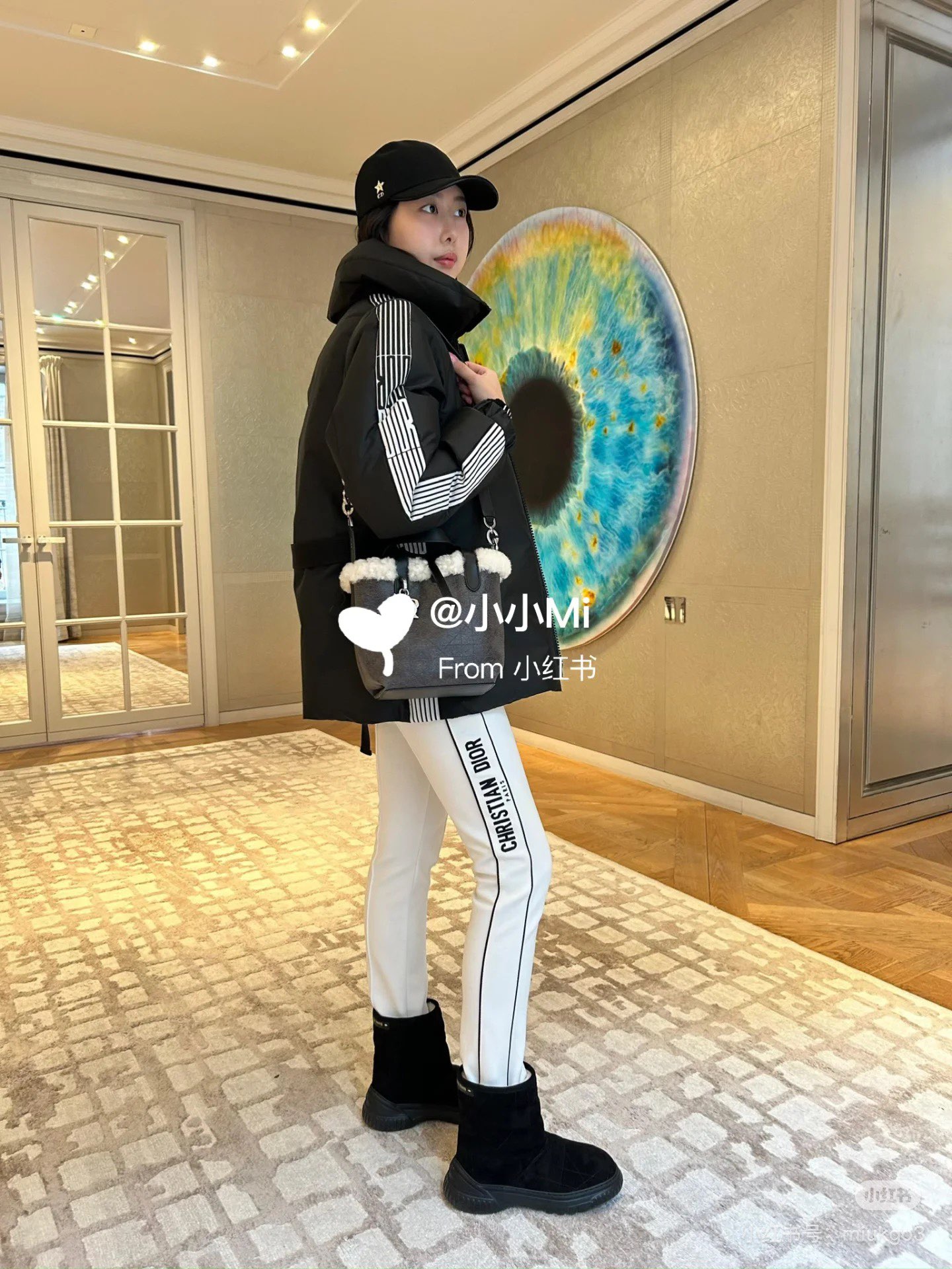 Dior Oblique Jacquard Padded Jacket: Stylish, Warm, and Slim-Fitting 8 i1762856198 1417 4