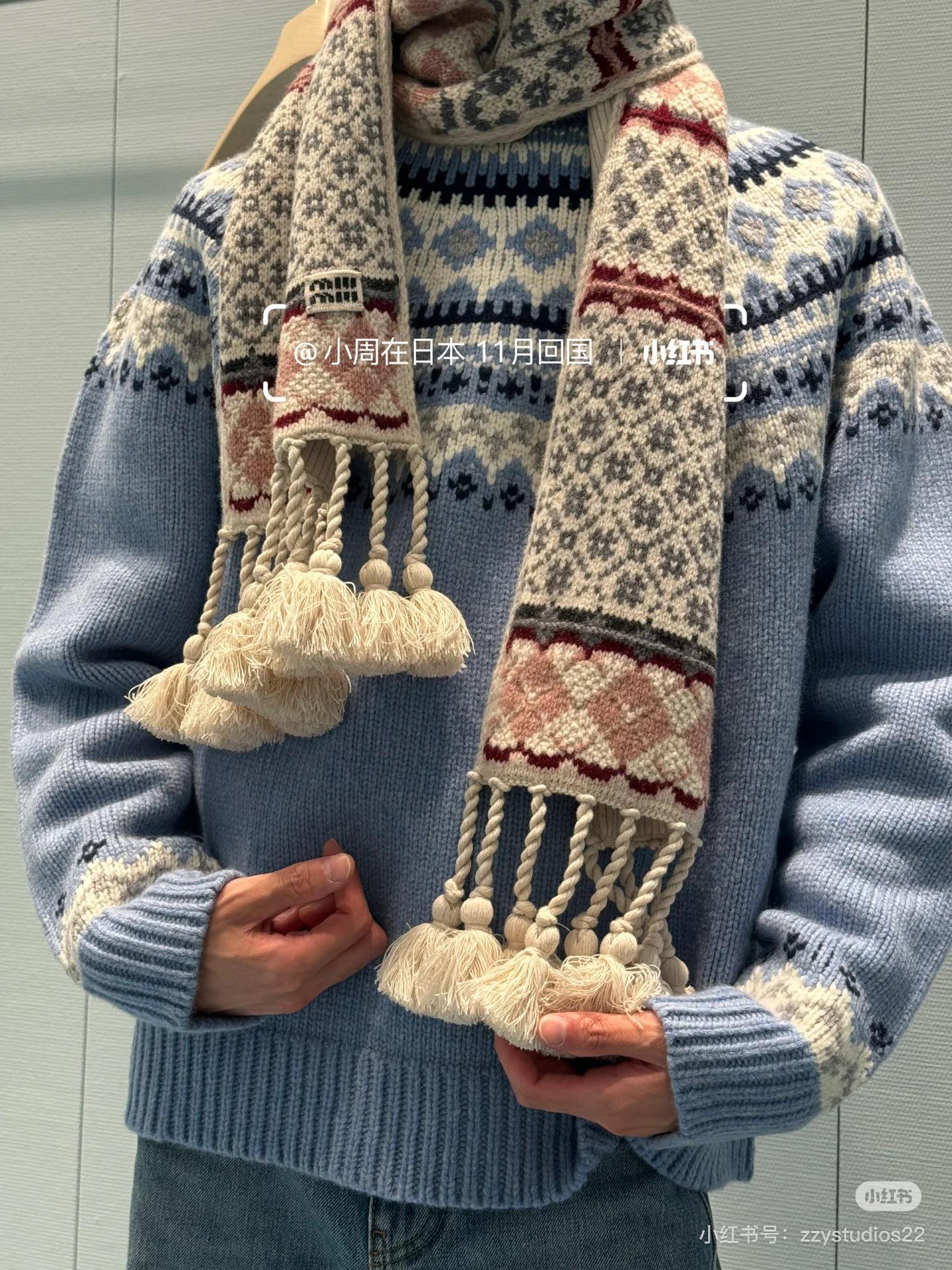 NO:625188,*25new Fair Isle cashmere wool scarf. It has a soft and delicate wrapping feel. It looks very sweet when matched with various outfits~ Exclusively customized imported yb cashmere and wool blend material, embellished with contrasting logo patterns, highlighting the brand's unique charm and personality!  The pendant tassel design is the overall highlight, a must-have artifact in autumn and winter ~ 1:1 awesome version, the latest item, look for the exclusive high version, one size fits all,, alexander wang19860909*25new费尔岛羊绒羊毛围巾 软糯细腻的包裹感,搭配各种穿搭显得整个人非常甜美～ 独家定制进口yb羊绒羊毛混纺材质,撞色徽标图案点缀,凸显品牌独有的魅力个性！吊坠流苏设计做整体亮点,秋冬季节必备神器～1:1超赞版型,最新单品,认准独家高版本 均码,,alexander wang,Women's clothing