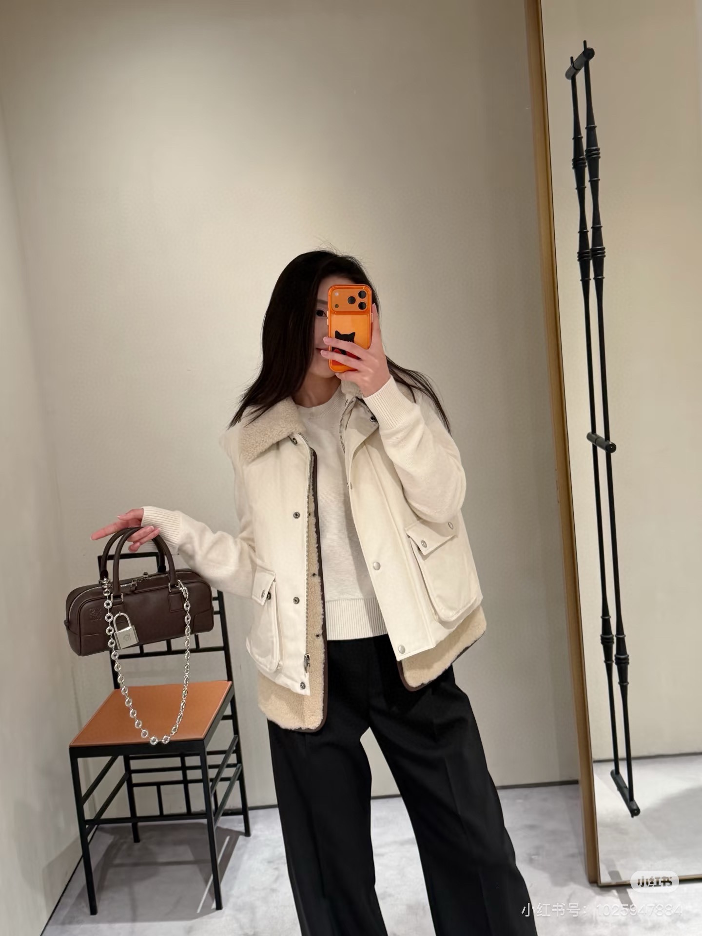 NO:656086,Loe w*e2025FW new style two-piece vest jacket, multiple ways to wear, classic and stylish, has its own aura, the fabric texture is very nice, fashionable and high-end, the color is super positive, the upper body looks white and slim, its own cool and handsome series, the upper body is full of aura when walking, the length is just right, easy to control SML,,loewe,jackets & coats,alexander wang19860909Loe w*e2025FW新款 两件套马甲外套 多种穿法 经典又有型 自带气场 面料质感很奈斯 时髦又高级 颜色超级正 上身显白又显瘦 自带酷帅感的系列 走路都带风上身气场全开 长度恰到好处 轻松驾驭 SML,,loewe,jackets & coats,alexander wang,Women's clothing