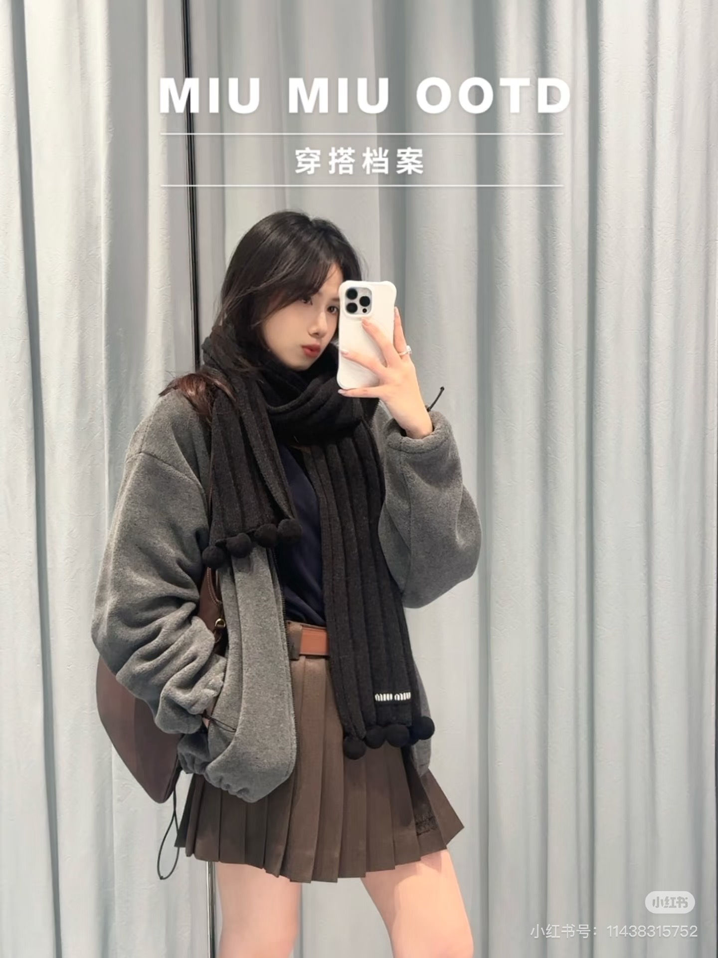 NO:686676,*26new Logo Embroidered Letter Vertical Pit Fur Ball Scarf is a matching version of carefully selected high-quality yarn fabrics. The knitted texture is fine and dense, soft to the touch and skin-friendly, and elastic enough to match the style!  A must-have matching item for fashionistas!  Exclusively customized imported yb wool and cashmere blended material, the cute and age-reducing style injects sweet elements into the overall look; the brand logo on the hem is low-key and recognizable, and the details highlight the identity of the luxury brand, and the sweet and cool style is instantly complete!  1:1 awesome version, the latest item in early spring, look for the exclusive high version, one size fits all,19860909*26new徽标刺绣字母竖坑条毛球围巾对版精选高品质纱线面料,针织纹理细腻密实,触感柔软亲肤,弹力足够不调人款式！潮人必入搭配单品！ 独家定制进口yb羊毛羊绒混纺材质,可爱减龄的款式为整体造型注入甜美元素；下摆品牌标识低调又具辨识度,细节处彰显奢牌身份,甜酷风格瞬间拉满！1:1超赞版型,早春最新单品,认准独家高版本,均码,,,Women's clothing