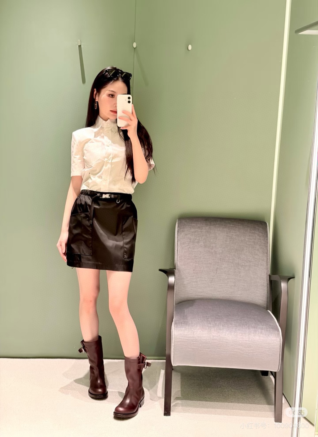 NO:696941,Prad*2026 new products are on the shelves. Belt pocket workwear skirt is made of YB imported environmentally friendly regenerated nylon material. The fabric is shiny and comfortable to wear. The high-waisted short skirt version has large-capacity pockets on both sides to form layers. At the same time, it adds a casual atmosphere to workwear. It is adjusted with metal snap belts. The printed letter details can better show the brand's high-end sense. Flexible movement makes youthful vitality stand out. The straight hem modifies the waist and crotch. It is more tolerant to the body and gives a trendy style in early spring. Customized surface accessories  Look for the correct version, high version, black, prada, skirts,19860909Prad*2026新品上架 腰带口袋工装半裙定制YB进口环保再生尼龙材质,面料光泽,穿搭舒适有型,高腰短裙版型,两侧大容量口袋形成层次,同时增加工装休闲气息,配合金属按扣腰带调节,印刻字母细节更能看出品牌高级感,灵活行动让青春活力立显,直筒下摆修饰腰身胯部,对身材包容度更高,早春穿搭出潮流风格.定制面辅料 认准版本 高版本 黑色,,prada,skirts,,Women's clothing