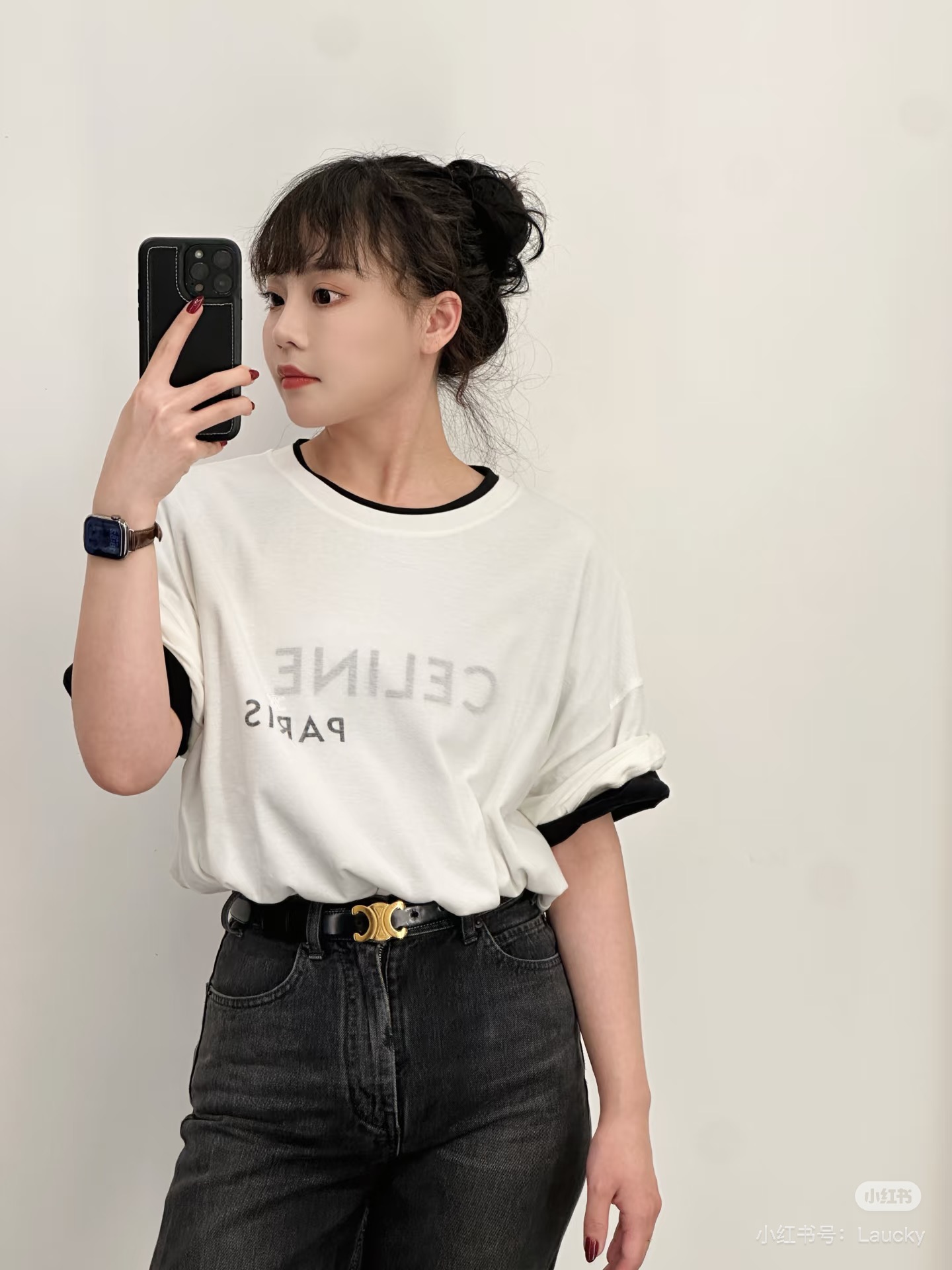 NO:712854,* The 26-letter printed double-layer round neck short-sleeved T-shirt is milky white with a soft mist texture. The inner layer is decorated with classic brand letter printing, and the outer layer is decorated with the Arc de Triomphe logo and city landmarks. It is easy to own a high-end and simple outfit!  Exclusively customized imported yb cotton material, slightly loose shoulder cut, round neck just exposing the shoulder and neck lines, both men and women have a sense of relaxation, it is a super high-end item that looks great when worn alone or layered!  1:1 awesome version, the latest spring and summer items, look out for the exclusive high version SML, T-shirt, tees, t-shirt,19860909* 26字母印花双层圆领短袖T恤奶白色自带软雾质感,内层做经典品牌字母印花做点缀,外层凯旋门logo与城市地标性印标做装饰,高级简洁穿搭轻松拥有！ 独家定制进口yb棉材质,微宽松落肩剪裁,圆领刚好露出肩颈线条,男女穿都有松弛感,单穿叠搭都超好看高级的单品！1:1超赞版型,春夏最新单品 认准独家高版本 SML,,T-shirt,tees，t-shirt,,Women's clothing