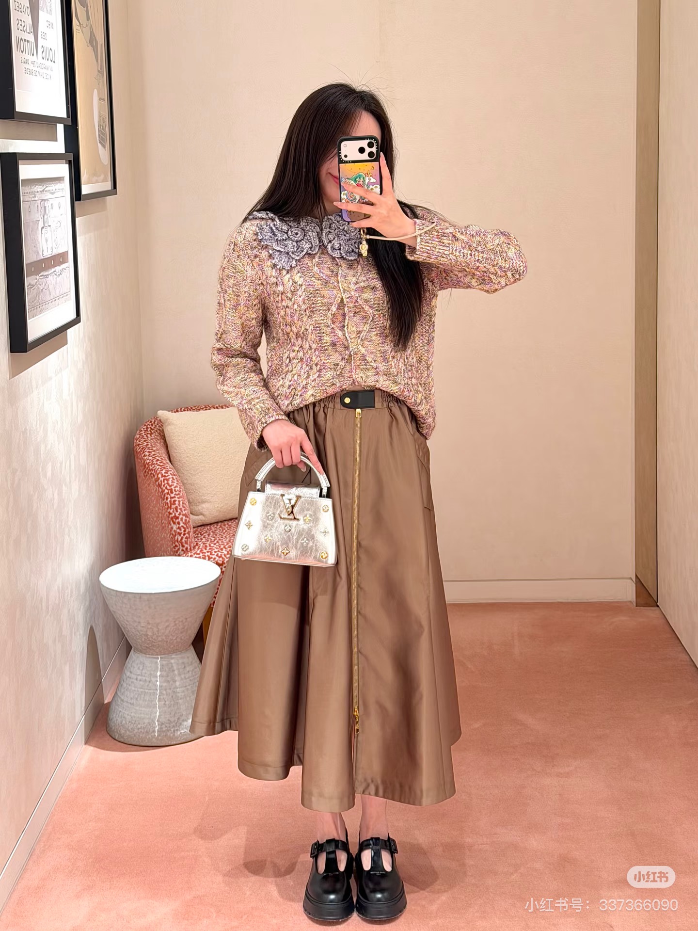 NO:713669,Louis Vultton26 new metal zipper decorative design workwear nylon skirt!  This is a popular item in the counter, and many fashion bloggers are showing it off. The clean and refreshing simple color matching goes well with various items. The skirt shape is super good, and the upper body does not show the width of the hips!  Exclusively available from stock!  SML,,louis vuitton,skirts,19860909Louis Vultton26新款金属拉链装饰设计工装尼龙半裙！专柜大爆款,很多时髦博主都在秀,干净清爽的简洁配色,搭配各类单品都很融洽,裙型超级好,上身不会显胯宽！独家现货供应！SML,,louis vuitton,skirts,,Women's clothing