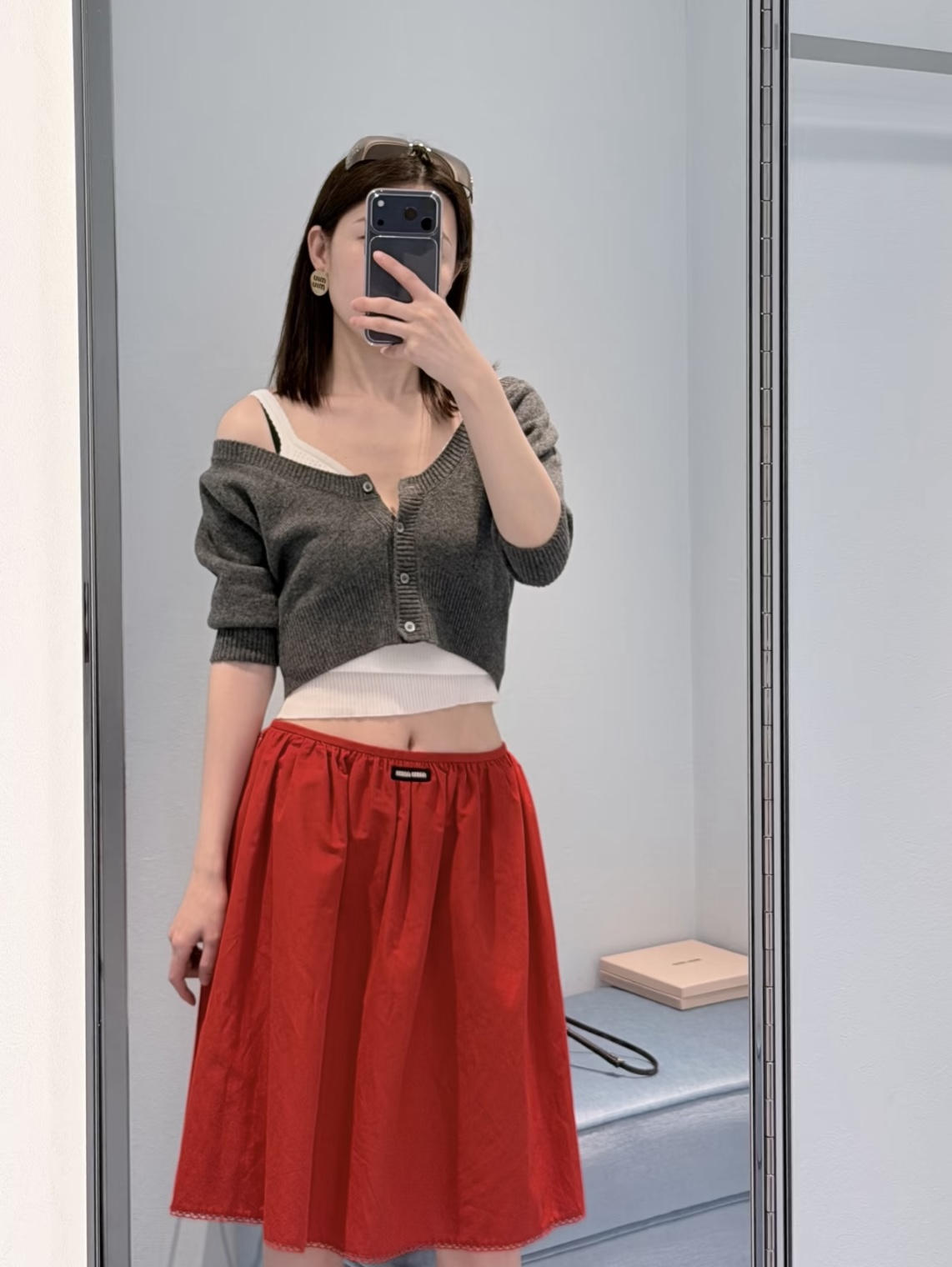 NO:735855,New Salad Miu Limited to the Year of the Horse, a hot item you can’t miss, a must-have, a must-have,,miumiu,19860909出新色拉Miu马年限定 爆款不能错过 必入 必爆,,miumiu,,Women's clothing