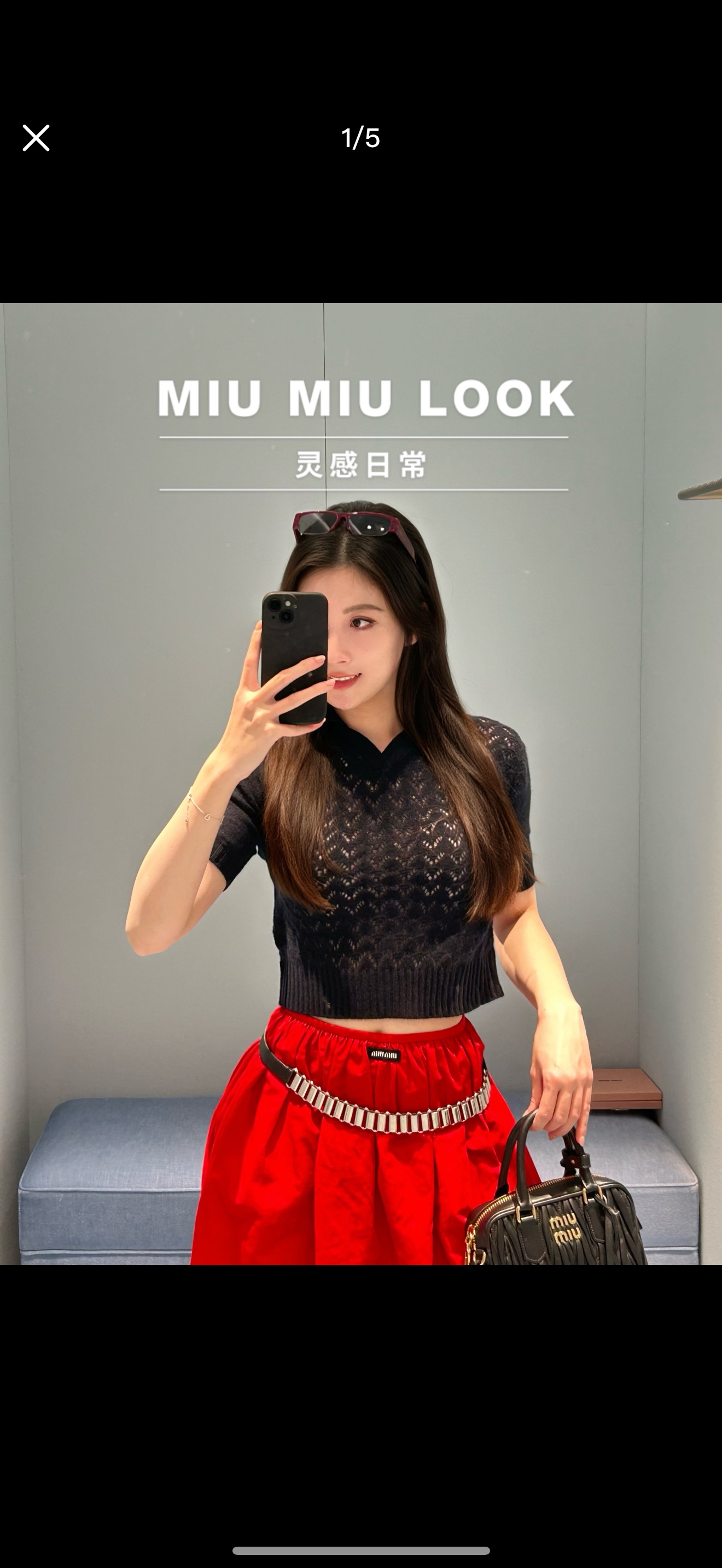 NO:737648,Miumiu's hollow geometric textured lapel short-sleeved sweater is a retro college style that's easy to get for your age. It has a slightly wide front shoulder and a versatile upper body that's easy to wear. It's great when worn alone or layered!  The back neckline is embellished with classic logo letter embroidery patterns, and the upper body is sweet and elegant~ The layered style highlights the brand’s unique fashion charm!  1:1 awesome version, the latest early autumn items, look out for the exclusive high version SML, miumiu, sweaters, T-shirt,19860909Miumiu 镂空几何纹理翻领短袖毛衣复古学院减龄风格轻松get,正肩微阔版型上身百搭不挑人,单穿叠搭都超赞！后领口经典徽标字母刺绣图案点缀,上身甜美大方～叠穿风格彰显品牌独有的时尚魅力！1:1超赞版型,早秋最新单品,认准独家高版本 SML,,miumiu,sweaters,T-shirt,,Women's clothing