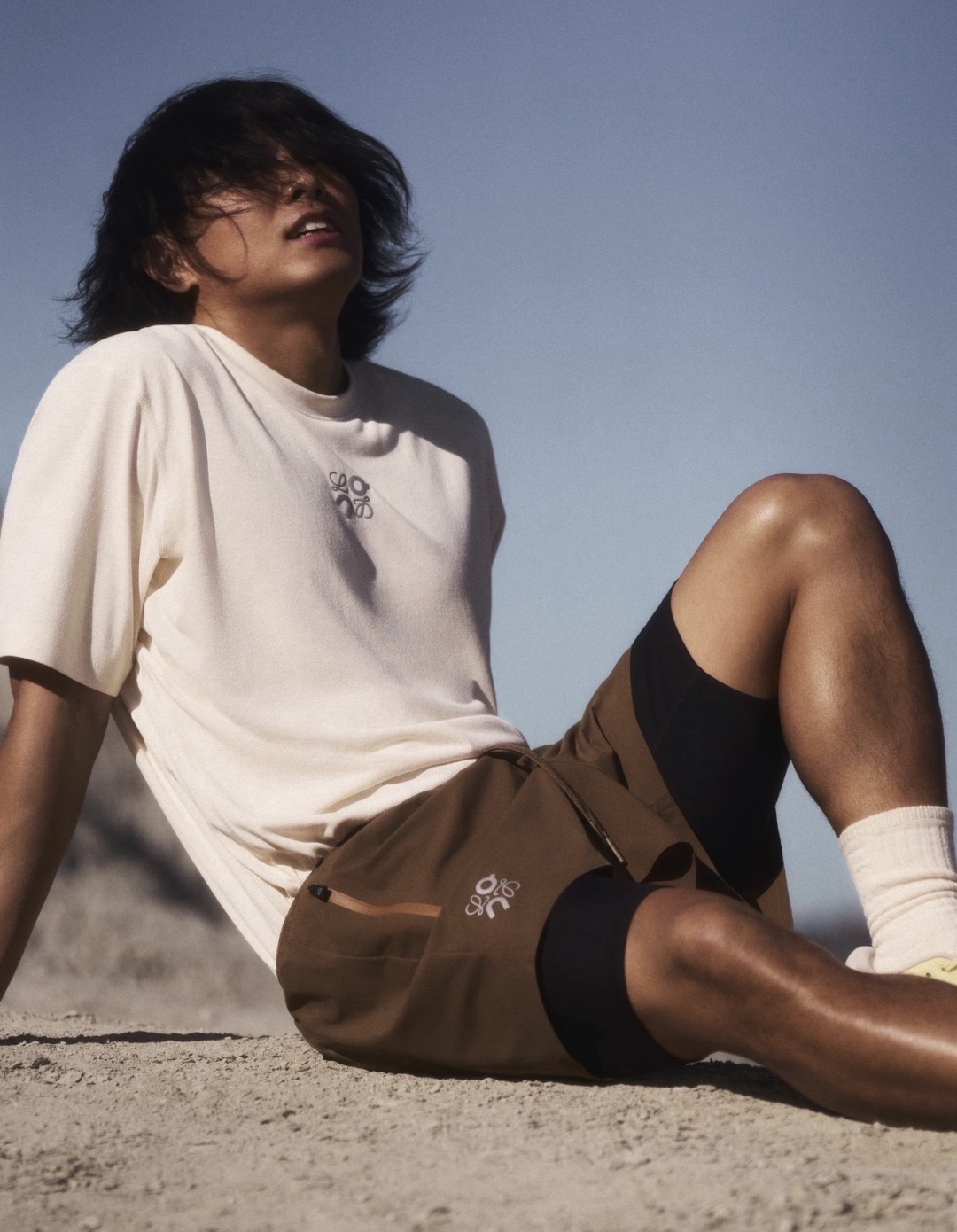 NO:739983,*26new Angpa Co-branded limited series fake two-piece sports yoga shorts are made of special glue material, the craftsmanship and quality are incredible, and the delivery time is time-consuming and labor-intensive!  The absolute best in the sports series!  A must-have artifact for outdoor activities. It is exclusively customized with imported YB quick-drying sports material. The inside is in the shape of shark trousers with loose shorts. The brand logo seal pattern is printed on the front and back. The overall style is simple and elegant. It is very suitable for yoga, fitness or outdoor!  This year’s joint limited edition is really beautiful. 1:1 awesome version. The latest summer item. Look for the exclusive high version. SML,,shorts,19860909*26new昂跑联名限定系列假两件运动瑜伽短裤特种压胶材质,工艺质感没得说,出货时间费时费人工！运动系列绝绝子！户外活动必备神器独家定制进口yb速干运动材质,内里鲨鱼五分裤版型搭配宽松版短裤,前后都做品牌徽标印章图案,整体风格简约大气,瑜伽健身或者户外都超合适的一款！今年的联名限定真的太好看啦1:1超赞版型 夏季最新单品 认准独家高版本 SML,,shorts,,Women's clothing