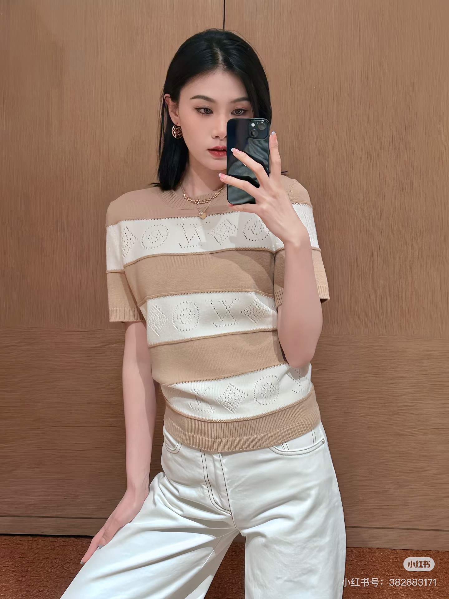 루이비통 26SS 여성 반팔 126420 Louis Vuitton T Shirt 썸네일 이미지