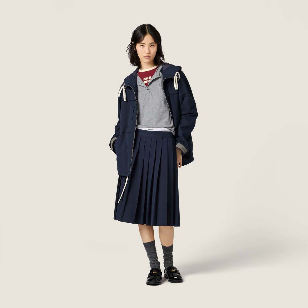NO:803477,? *26 New style plaid appliqué embroidered letters pleated mid-length skirt retro college style literary girl must-have item!  This versatile skirt has a looming three-dimensional plaid design that makes your outfit no longer low-key!  Exclusively customized imported YB blended cotton material, the whole piece has a super good drape!  miu’s new pleated skirt series is a must-have. It has a sweet and salty temperament and is versatile. It has a 1:1 awesome version. The latest item for early spring. Look for the exclusive high version. SML,,miumiu,skirts,19860909? *26新款格纹贴布绣字母百褶中长裙复古学院风文艺少女必入单品！巨百搭的一款半裙若隐若现的立体格纹设计让穿搭不再低调！独家定制进口yb混纺棉材质,整件垂感超级好！miu家出百褶裙新品必火系列,可甜可盐气质百搭不挑人1:1超赞版型 早春最新单品 认准独家高版本 SML,,miumiu,skirts,,Women's clothing