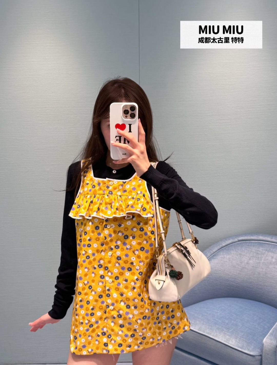 NO:807037,*26new yellow floral fake two-piece dress. Knitted round neck base + yellow floral suspender skirt splicing. The ruffle design is super layered poplin + cotton wool knitted material. It is super comfortable to wear in spring and summer. The floral embellishes the spring atmosphere. The fake two-piece method is sweet, cool and practical!  Exclusively customized imported yb cotton, sheep and wool blend material, it can be worn front and back, the length is suitable for different heights, it can be used as a dress for small people, and it is more fashionable for tall people to wear it layered!  The hem is embellished with classic insignia, which is low-key yet does not lose the brand’s unique recognition. It is a must-have item with a girly feel!  1:1 awesome version, latest spring and summer items, look out for exclusive high version SML,,skirts,19860909*26new黄色碎花假两件连衣裙 针织圆领打底+黄色碎花吊带裙拼接,荷叶边设计超有层次感府绸+棉羊毛针织材质,春夏穿超舒适.碎花点缀春日氛围,假两件穿法甜酷又实用！独家定制进口yb棉绵羊毛混纺材质,正反都能穿搭,长度适合不同身高,小个子可当连衣裙,高个子叠穿更时髦！下摆经典章仔点缀,低调不失品牌独有的辨识度,少女感十足的单品必须有！1:1超赞版型,春夏最新单品,认准独家高版本 SML,,skirts,,Women's clothing