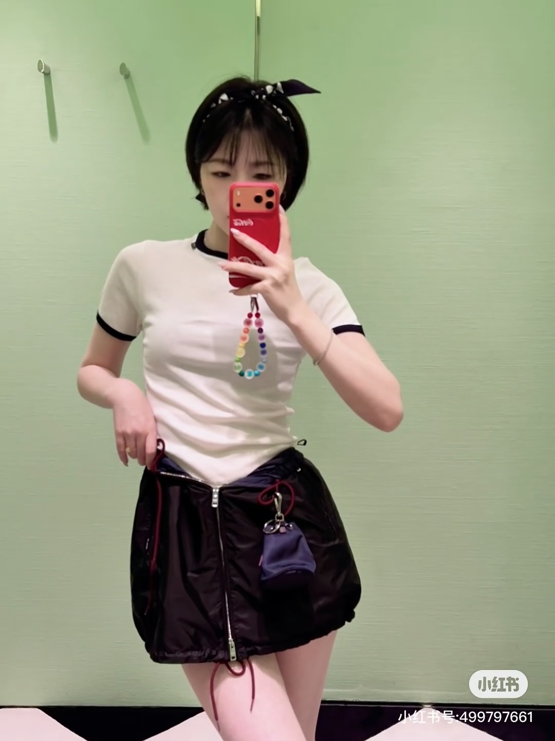 NO:923561,Prada26 new early autumn contrasting round neck short-sleeved T-shirt is simple, retro and fashionable!  Show off your figure without being picky, and easily get a high-end look!  SML,,prada,T-shirt,tees,t-shirt,19860909Prada26早秋新品撞色圆领短袖T恤 简约复古又时髦！显身材不挑人 轻松get高级感穿搭！SML,,prada,T-shirt,tees，t-shirt,,Women's clothing
