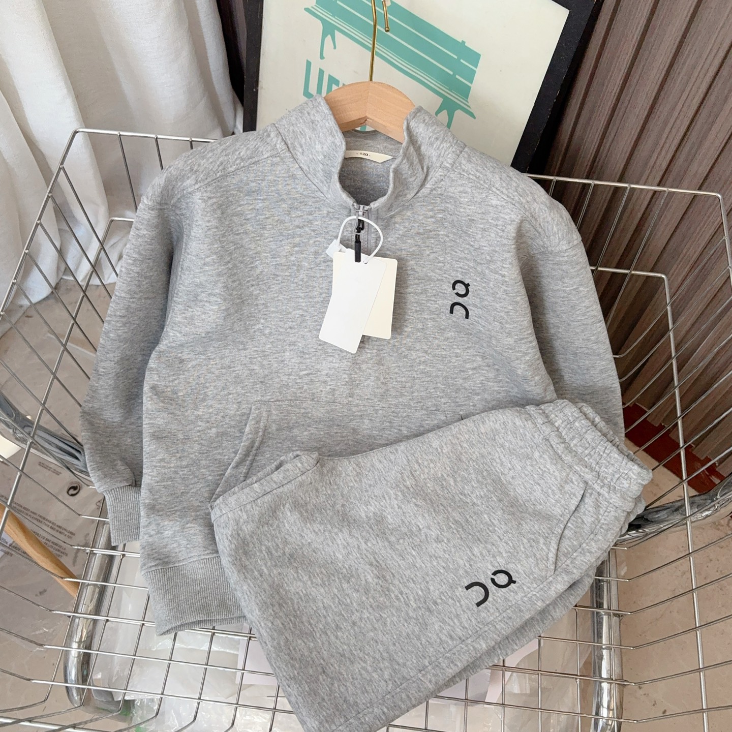 135@ un conjunto 120-170, gris marengo.
