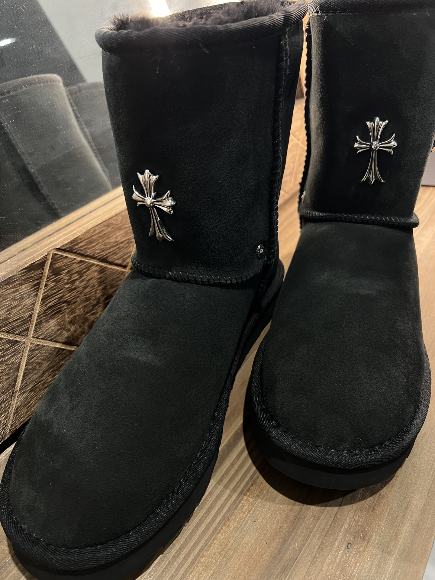 UGG, shoe customization