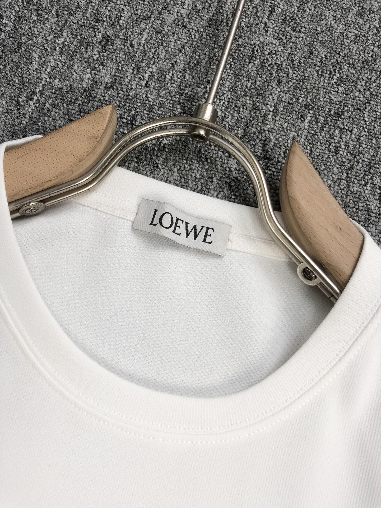 LOEWE罗意威2024秋冬男士卫衣新品春季必备新品经典款套头卫衣甄选360g高克重卫衣面料新工艺搭配还