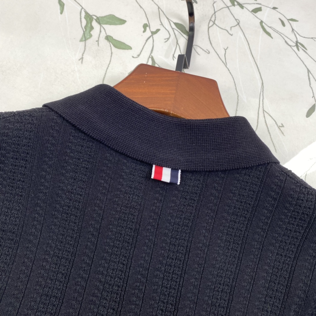 Fashionable Unisex Thom Browne Polo: 1980s Inspired Upgrade with Original Fabric - 图片 9
