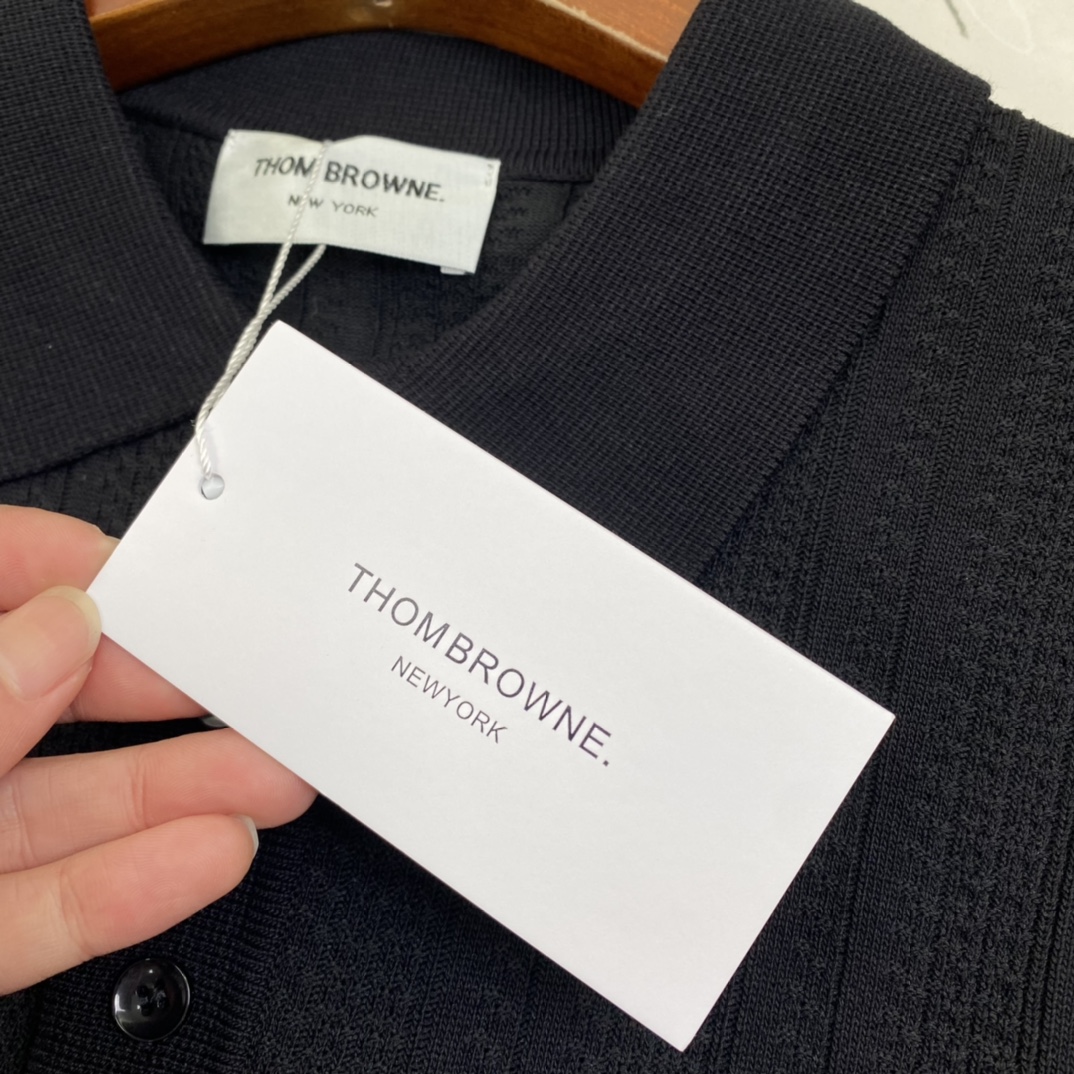 Fashionable Unisex Thom Browne Polo: 1980s Inspired Upgrade with Original Fabric - 图片 8