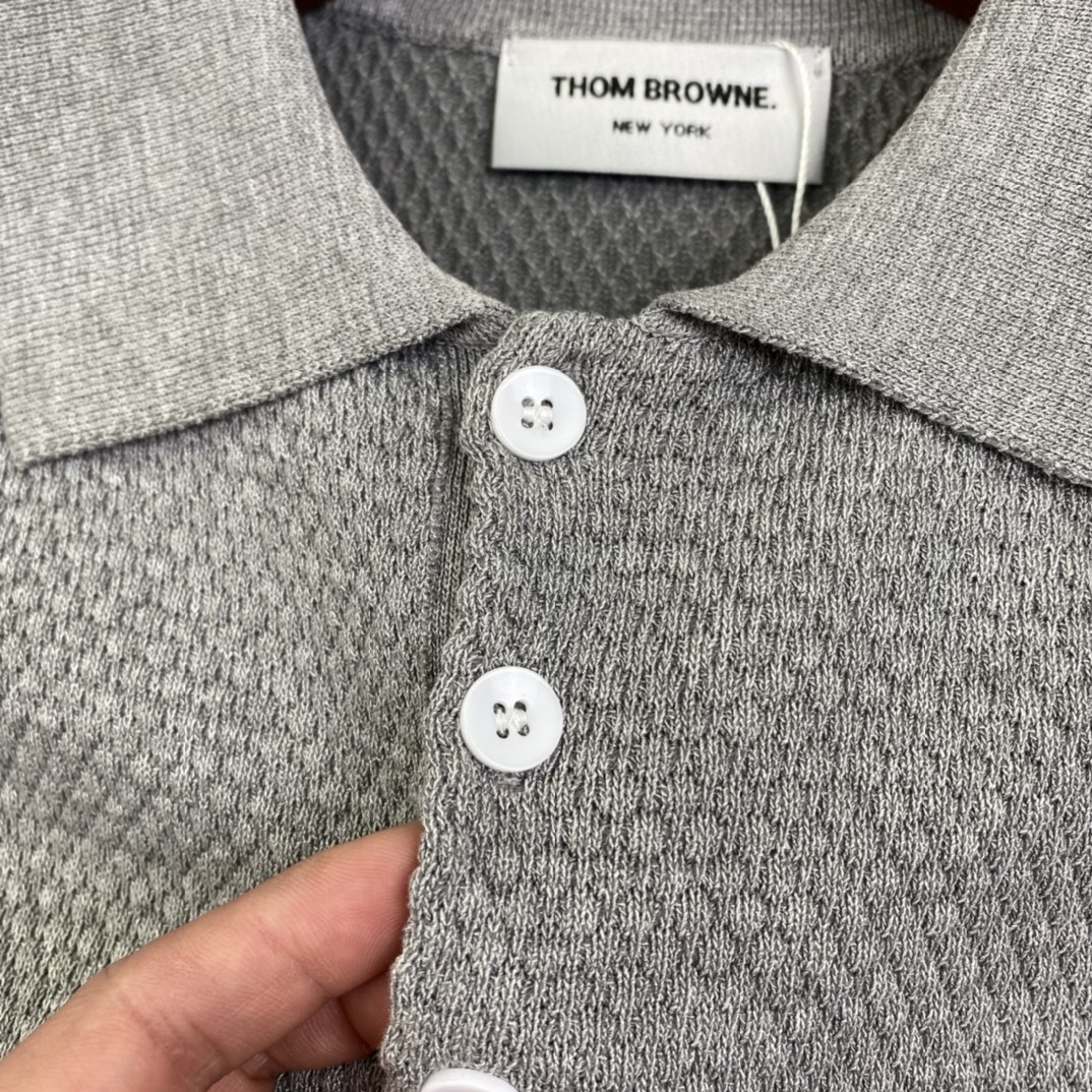 Fashionable Unisex Thom Browne Polo: 1980s Inspired Upgrade in Original Fabric - 图片 8