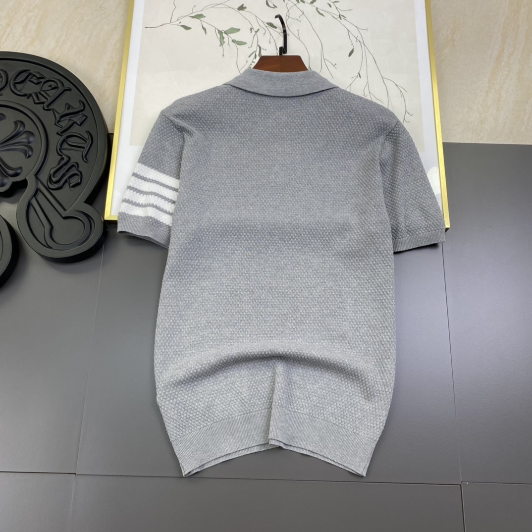 Fashionable Unisex Thom Browne Polo: 1980s Inspired Upgrade in Original Fabric - 图片 3