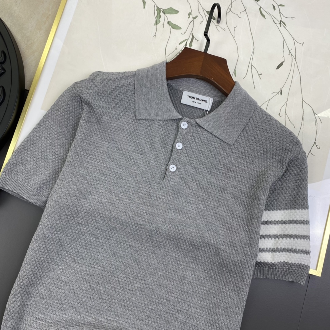 Fashionable Unisex Thom Browne Polo: 1980s Inspired Upgrade in Original Fabric - 图片 6