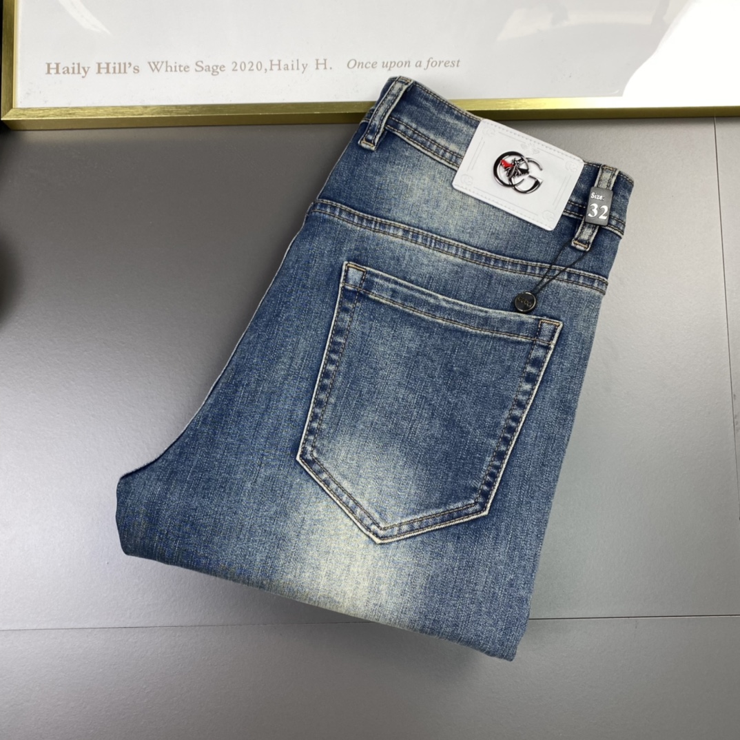 NO:134902,Gucci SS's new original single hot jeans super custom style original hardware super heavy industry craftsmanship excellent style, impeccable details!  The style is not picky, the workmanship is high-end, the super good goods are not waiting for everyone, please start quickly, size 29-38, shipped the next day, gucci, jeans, alexander wang19860909Gucci古奇 ss新款原单爆款牛仔裤 超级定制款 原版五金 超级重工工艺 版型超赞,细节做工无可挑剔！款式不挑人,做工高档,超强好货不等人,看中赶紧下手,尺码29-38,隔天出货,,gucci,jeans,alexander wang,Men's clothing