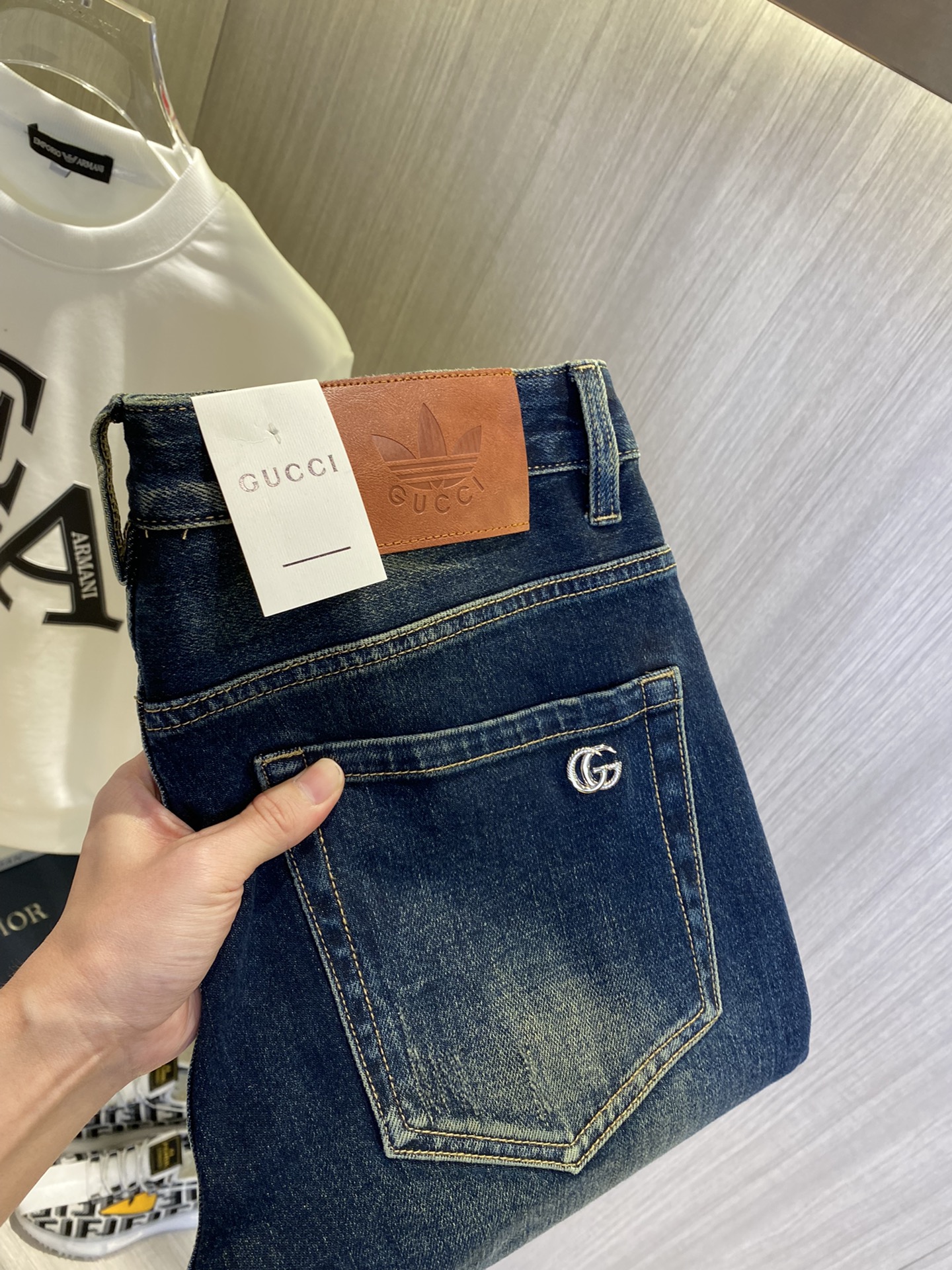NO:864029,GUCCI Gucci 2026 new men's jeans. The fabric has good elasticity. Exclusively sold on the official website. Fashionable and elegant. Heavy craftsmanship design. Using original color yeast washing process. Selected imported heavy denim denim fabric. Equipped with counter hardware decoration. Genuine leather label. Exquisite stitching. Big brand style. Worth having. Size 28-38, shipped next day,,gucci,jeans,19860909GUCCI古奇 2026新品男士牛仔裤 面料弹性好.独家发售 官网同步 时尚优雅 重工艺设计.采用原色酵母水洗工艺 精选进口重磅丹宁牛仔面料 配专柜五金装饰 真皮皮牌 精致车线 大牌风范 值得拥有.码数28-38,隔天出货,,gucci,jeans,,Men's clothing