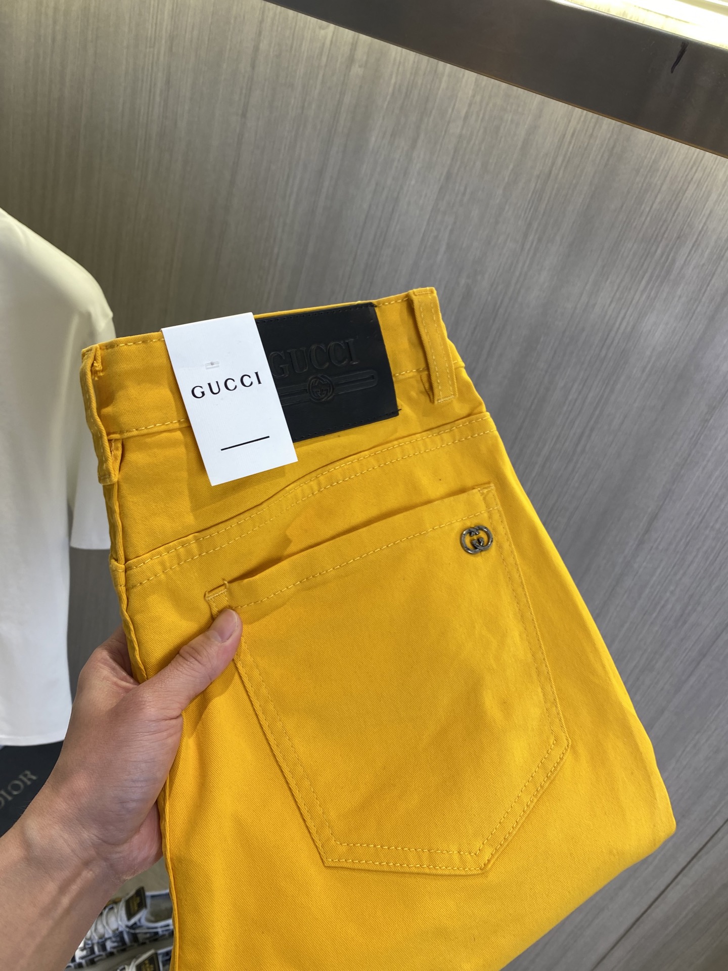 NO:863887,GUCCI Gucci 2026 new men's jeans. The fabric has good elasticity. Exclusively sold on the official website. Fashionable and elegant. Heavy craftsmanship design. Using original color yeast washing process. Selected imported heavy denim denim fabric. Equipped with counter hardware decoration. Genuine leather label. Exquisite stitching. Big brand style. Worth having. Size 28-38, shipped next day,,gucci,jeans,19860909GUCCI古奇 2026新品男士牛仔裤 面料弹性好.独家发售 官网同步 时尚优雅 重工艺设计.采用原色酵母水洗工艺 精选进口重磅丹宁牛仔面料 配专柜五金装饰 真皮皮牌 精致车线 大牌风范 值得拥有.码数28-38,隔天出货,,gucci,jeans,,Men's clothing