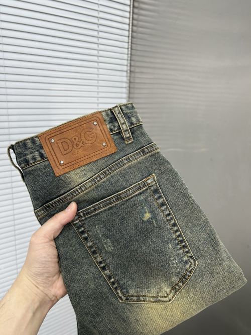 D&G Men's Distressed Denim Jeans - Comfortable, Stylish, and Durable