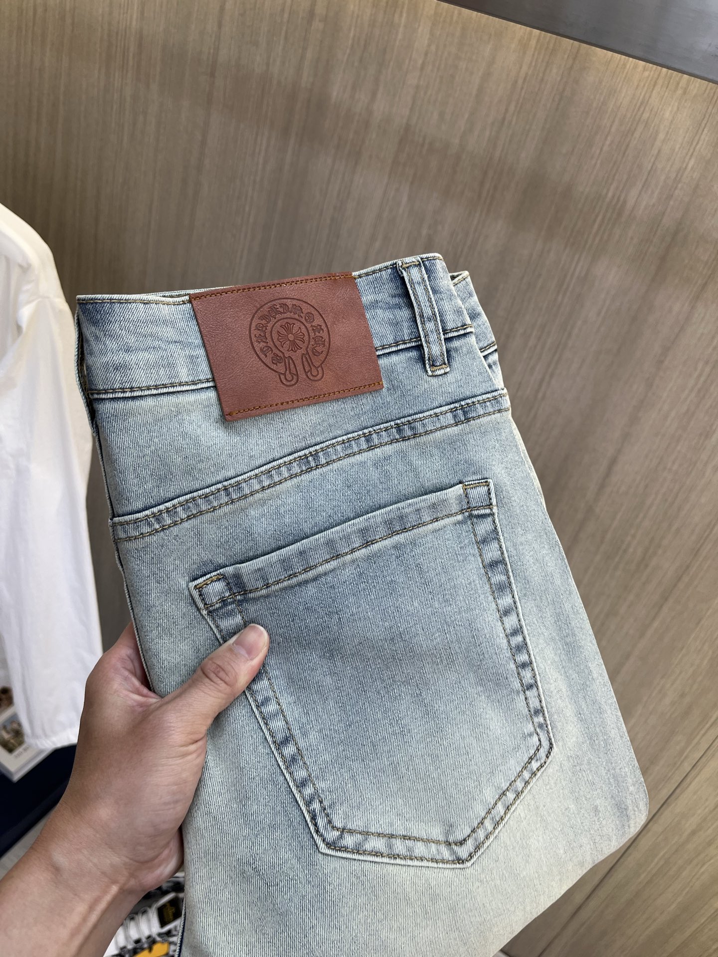 NO:927288,CH Chrome Hearts 2026 new men's jeans. The fabric is very elastic. Exclusively available on the official website. Fashionable and elegant. Heavy craftsmanship design. Uses original color yeast washing process. Selected imported heavyweight denim denim fabric. Equipped with counter hardware decoration. Genuine leather label. Exquisite stitching. Big brand style. Worth owning. Code number 28-38, shipped next day,,chrome hearts,jeans,19860909CH克罗心 2026新品男士牛仔裤 面料弹性好.独家发售 官网同步 时尚优雅 重工艺设计.采用原色酵母水洗工艺 精选进口重磅丹宁牛仔面料 配专柜五金装饰 真皮皮牌 精致车线 大牌风范 值得拥有.码数28-38,隔天出货,,chrome hearts,jeans,,Men's clothing