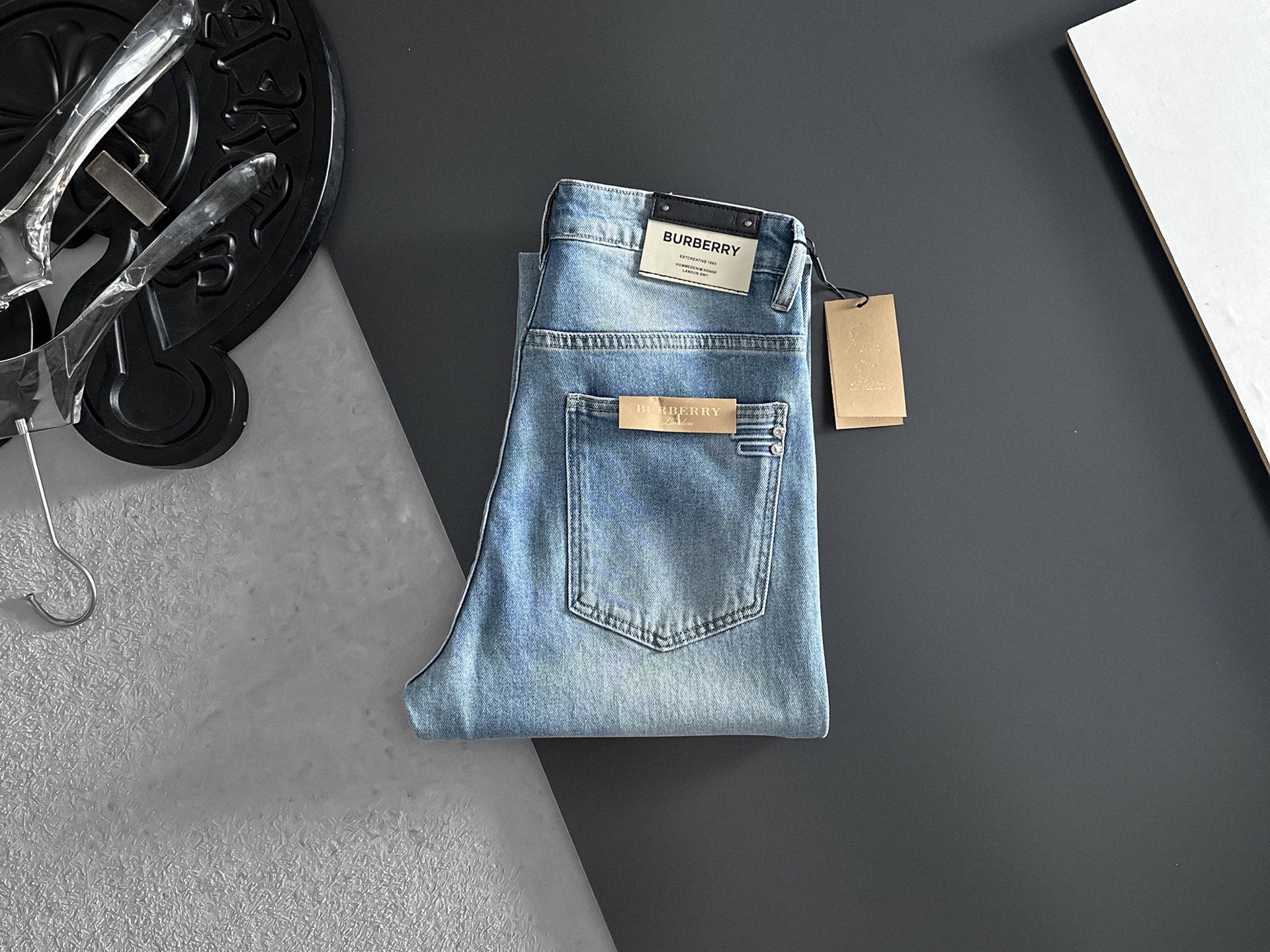 P800 BBR Cowboy Pants with Unique Gradient Effect and Retro Details - 图片 1