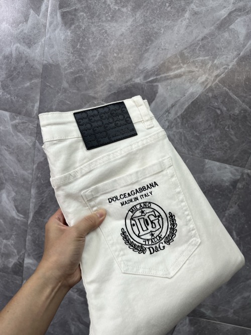 Dolce&Gabbana 2025 Men's White Denim Jeans - Comfortable, Elastic, and Stylish 1 Dolce&Gabbana 2025 Men's White Denim Jeans - Comfortable, Elastic, and Stylish