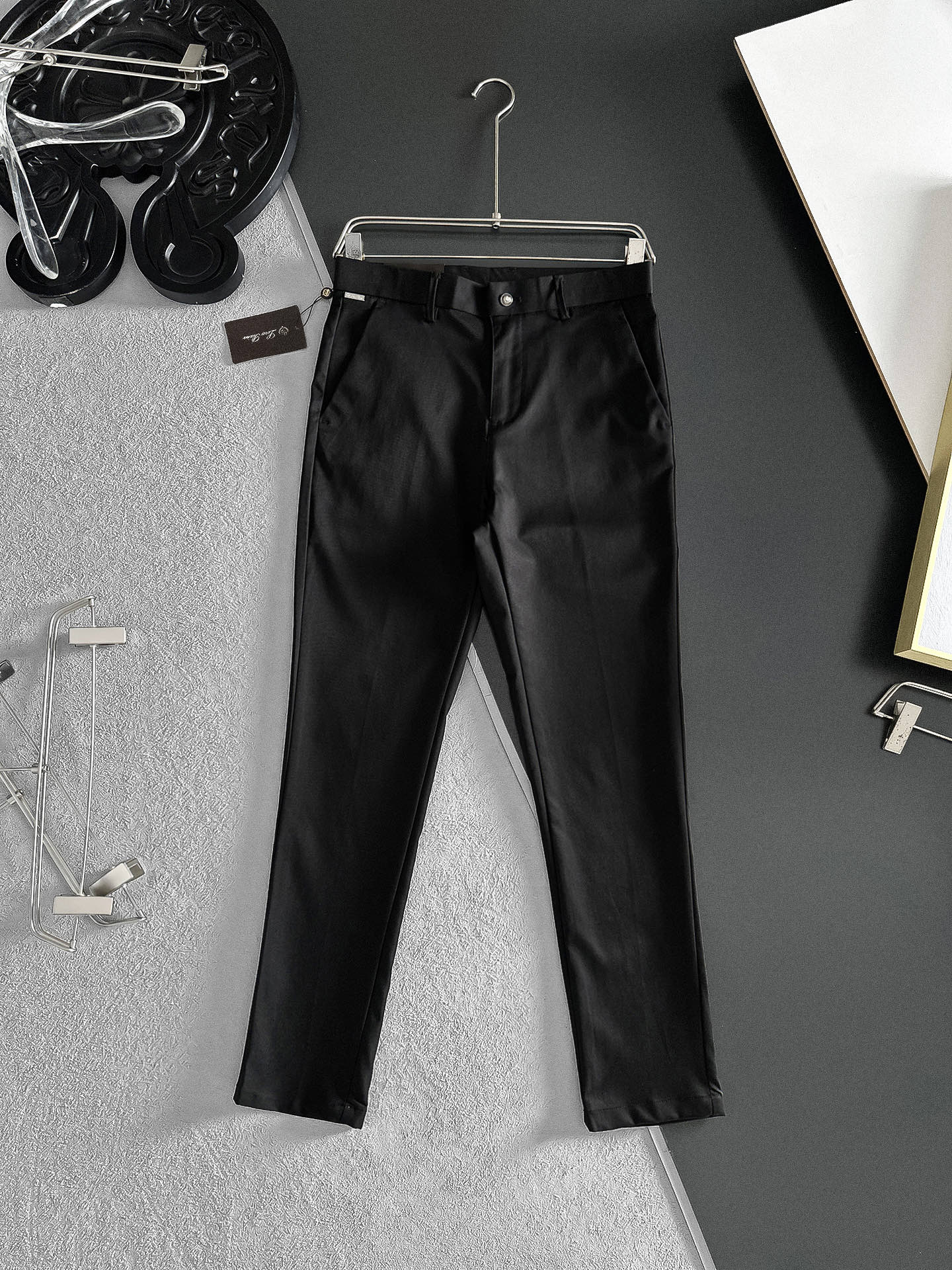 NO:918851,LP Nuoyou Piana casual pants, trousers, new style, four seasons, special fabric for advanced custom trousers, customized original hardware, heavy craftsmanship, fine turning and routing, customized fabric, soft and comfortable, significant texture, exquisite accessories, great upper body effect, complete three standards, standard size 29-38, no 35 (shipped next day),, loro piana,19860909LP诺悠翩雅 休闲裤 西裤 新款 四季款 高级定制裤子专用面料 定制原版五金 重工工艺打造 车工走线精细 定制面料 柔软舒适 质感显著 辅料精美 上身效果超赞 三标齐全 标准尺码29-38,无35（隔天出货）,,loro piana,,Men's clothing