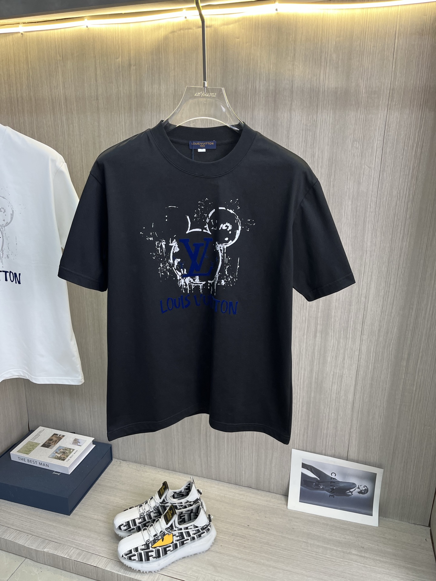 NO:431498,LV Louis Vuitton 2025ss Spring and Summer High-quality pure cotton short-sleeved T-shirt, top-level original quality, current latest craftsmanship requirements, top-level orders require car line workmanship, super easy to match, top-level customization, matching details, quality and tailoring design are all first-class, custom imported pure cotton fabrics!  Full of style, light and versatile color matching. M-4XL, placing an order to report height and weight, louis vuitton, louis vuitton, T-shirt,tees, t-shirt,alexander wang19860909LV路易威登 2025ss春夏高品质纯棉短袖T恤,顶级原单品质,当下最新工艺要求,顶级订单要求车线做工,超级好搭配,顶级定制,搭配整件细节 ,品质及剪裁设计都堪称一流,定制进口纯棉面料！型格十足,配色轻熟百搭.M-4XL,下单报身高体重,,louis vuitton,louis vuitton,T-shirt,tees，t-shirt,alexander wang,Men's clothing