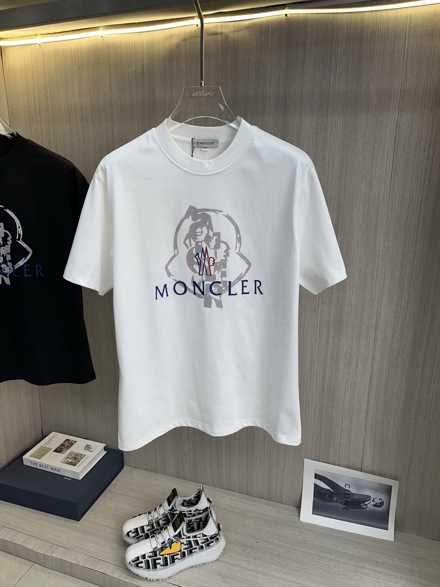 NO:431503,MONCLER 2025ss Spring and Summer High-quality pure cotton short-sleeved T-shirt, top-level original quality, current latest craftsmanship requirements, top-level orders require car line workmanship, super easy to match, top-level customization, matching details, quality and tailoring design are all first-class, custom imported cotton fabrics!  Full of style, light and versatile color matching. M-4XL, placing an order to report height and weight, Moncler, T-shirt, tees, t-shirt, alexander wang19860909MONCLER蒙口 2025ss春夏高品质纯棉短袖T恤,顶级原单品质,当下最新工艺要求,顶级订单要求车线做工,超级好搭配,顶级定制,搭配整件细节 ,品质及剪裁设计都堪称一流,定制进口纯棉面料！型格十足,配色轻熟百搭.M-4XL,下单报身高体重,,Moncler,T-shirt,tees，t-shirt,alexander wang,Men's clothing