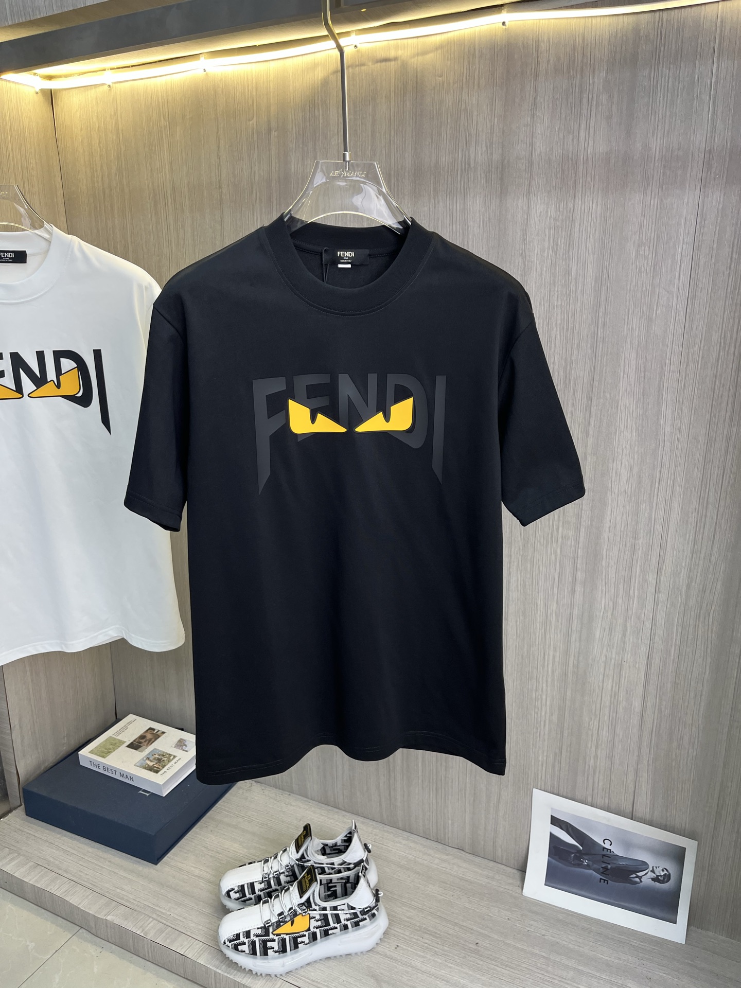 NO:431474,FENDI 2025ss Spring and Summer High-quality pure cotton short-sleeved T-shirt, top-level original quality, current latest craftsmanship requirements, top-level orders require car line workmanship, super easy to match, top-level customization, matching details, quality and tailoring design are all first-class, custom imported pure cotton fabrics!  Full of style, light and versatile color matching. M-4XL, place an order to report height and weight, fendi, fendi, T-shirt, tees, t-shirt, alexander wang19860909FENDI芬迪 2025ss春夏高品质纯棉短袖T恤,顶级原单品质,当下最新工艺要求,顶级订单要求车线做工,超级好搭配,顶级定制,搭配整件细节 ,品质及剪裁设计都堪称一流,定制进口纯棉面料！型格十足,配色轻熟百搭.M-4XL,下单报身高体重,,fendi,fendi,T-shirt,tees，t-shirt,alexander wang,Men's clothing