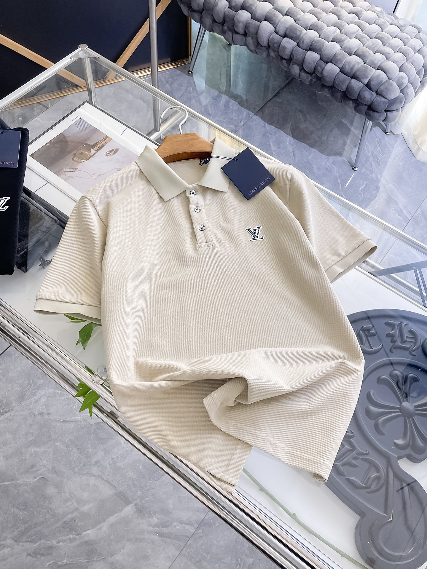 Louis Vuitton 2025 Spring-Summer Polo Shirt | Short Sleeve, Embroidered Logo 2 i1753168619226 7322 0 1
