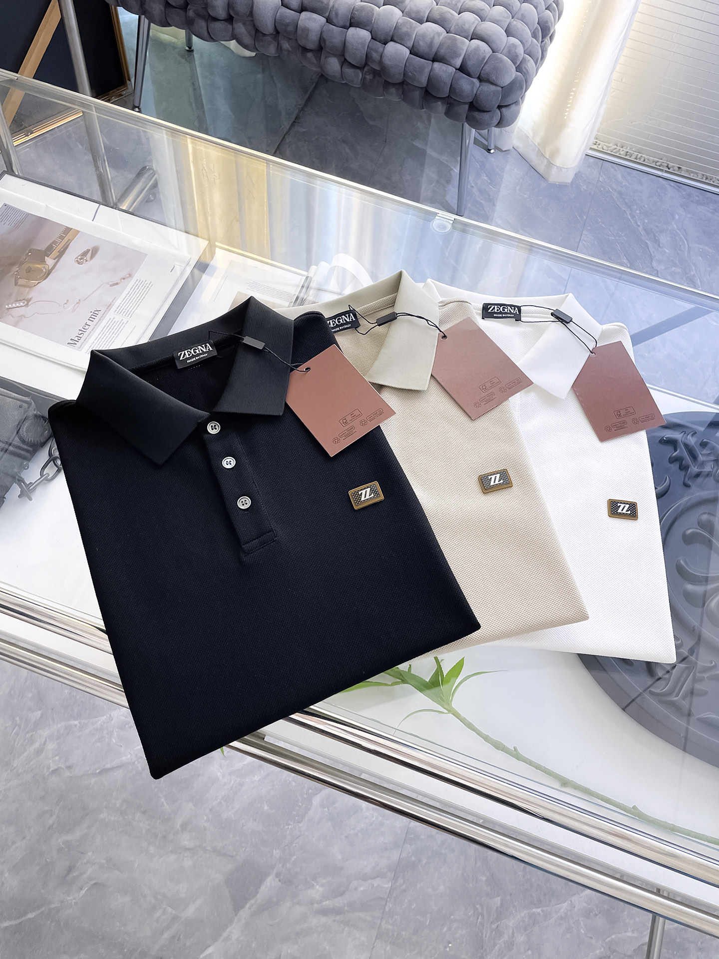 NO:506449,zZEGNA/Jenia 2025 new spring and summer products are available, complete three standards, lapel short-sleeved POLO shirt, good products do not need to be introduced too much, look at the details, counter number M-XXXL 175/140 Suggestions L,,,zegna,T-shirt,alexander wang19860909zZEGNA/杰尼亚 2025年春夏新品上新 三标齐全 翻领短袖POLO衫 好货不用过多介绍 看细节 专柜码数M-XXXL 175/140建议L,,,zegna,T-shirt,alexander wang,Men's clothing