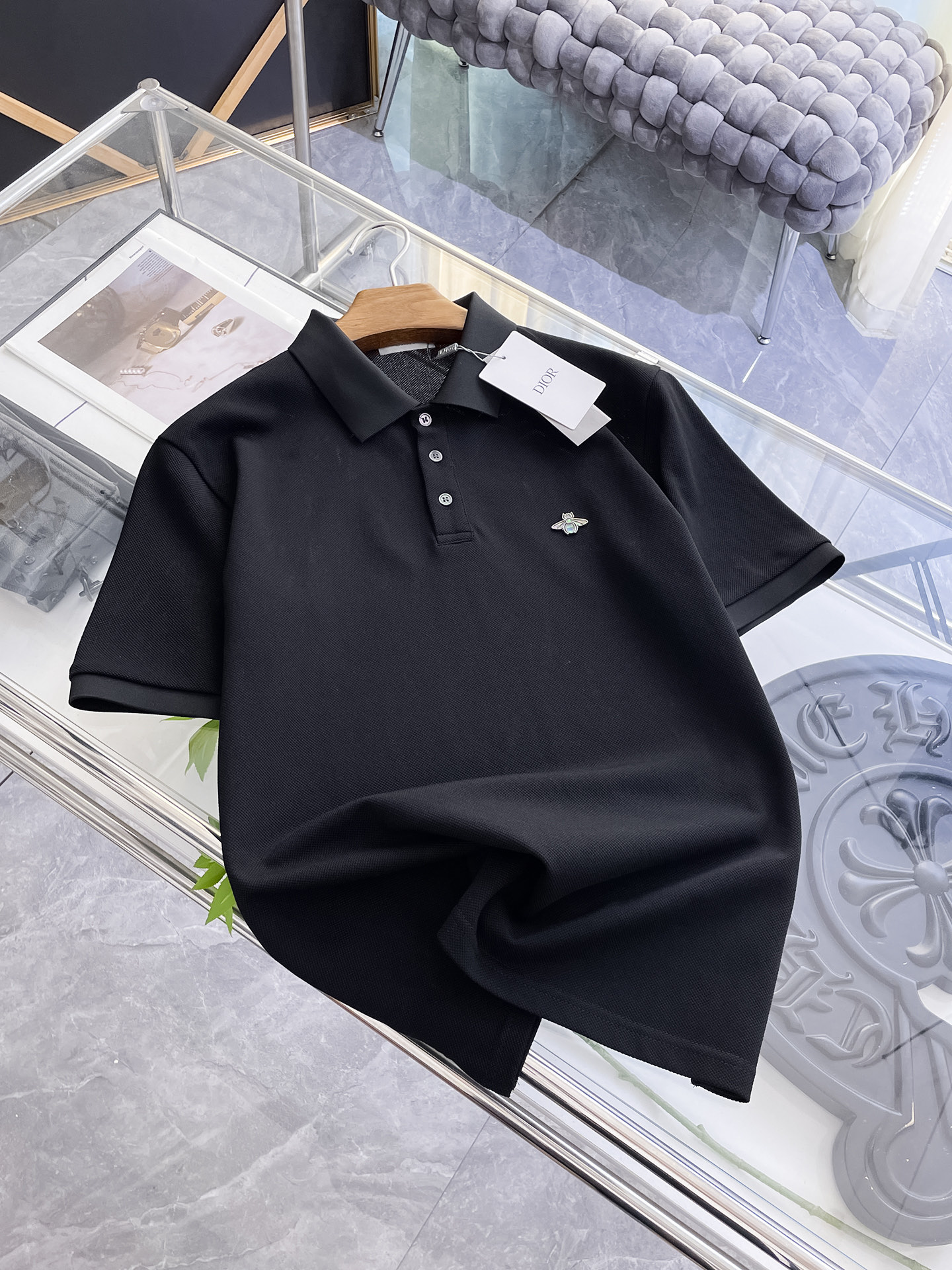 Dior 2025 Spring/Summer Collection Polo Shirt with Embroidered Bee Detail 3 i1753168989508 8792 0 2