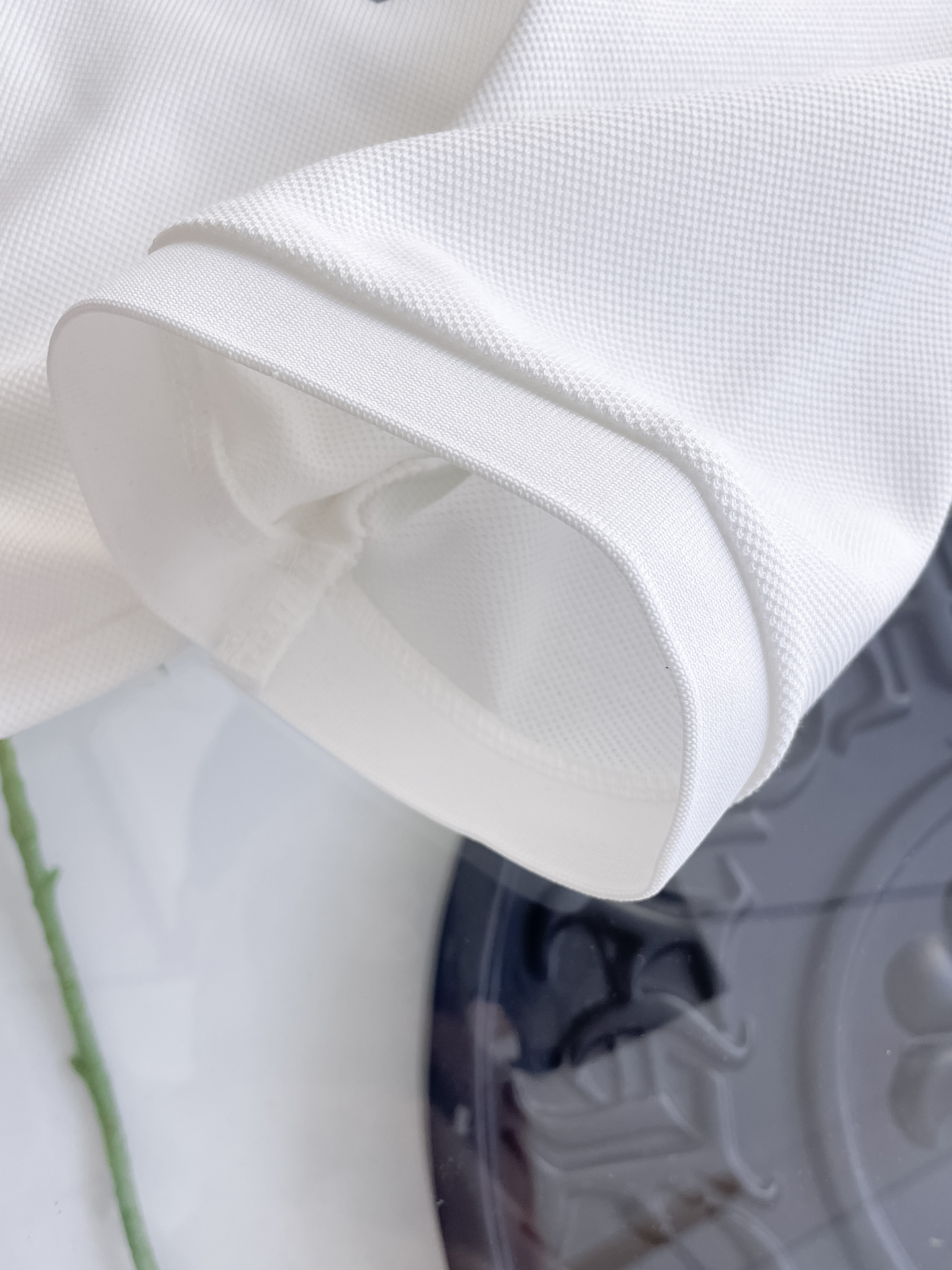 Dior 2025 Spring/Summer Collection Polo Shirt with Embroidered Bee Detail 12 i1753169003248 669 0 11