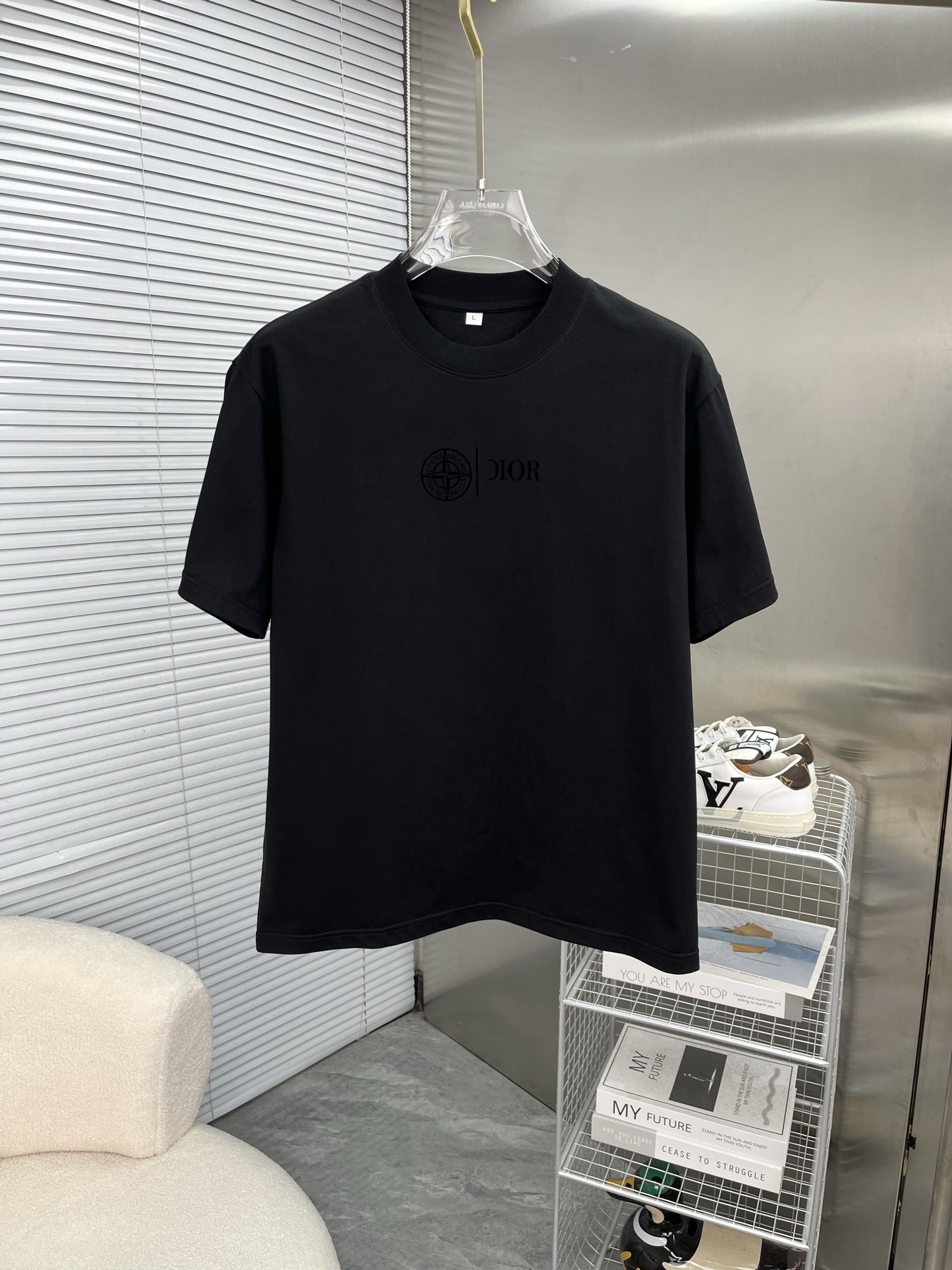NO:957281,DIOR Dior 2025ss spring and summer high-quality pure cotton short-sleeved T-shirt, top original order quality, the latest process requirements, top orders require sewing work, super easy to match, top customization, with the whole details, the quality and tailoring design are first-class, customized imported pure cotton fabric!  Full of style, the color is light and versatile. M-4XL, please state your height and weight when placing an order, dior, dior, T-shirt, tees, t-shirt,19860909DIOR迪奥 2025ss春夏高品质纯棉短袖T恤,顶级原单品质,当下最新工艺要求,顶级订单要求车线做工,超级好搭配,顶级定制,搭配整件细节 ,品质及剪裁设计都堪称一流,定制进口纯棉面料！型格十足,配色轻熟百搭.M-4XL,下单报身高体重,,dior,dior,T-shirt,tees，t-shirt,,Men's clothing