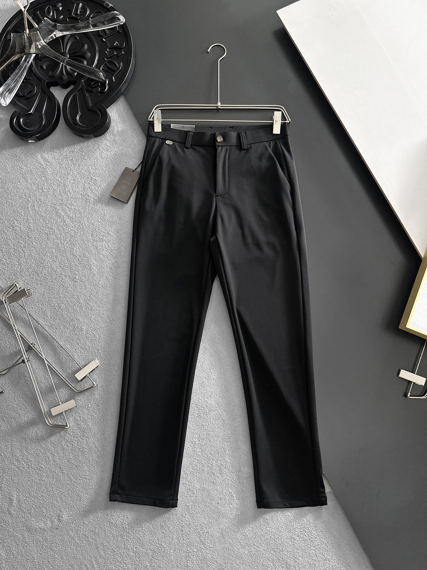 NO:918842,BURBERRY casual pants, trousers, new style, four-season style, special fabric for advanced custom pants, customized original hardware, heavy craftsmanship, fine turning and routing, customized fabric, soft and comfortable, significant texture, exquisite accessories, great upper body effect, complete with three standards, standard size 29-40 (shipped next day),,burberry,burberry,19860909BURBERRY巴宝莉 休闲裤 西裤 新款 四季款 高级定制裤子专用面料 定制原版五金 重工工艺打造 车工走线精细 定制面料 柔软舒适 质感显著 辅料精美 上身效果超赞 三标齐全 标准尺码29-40（隔天出货）,,burberry,burberry,,Men's clothing