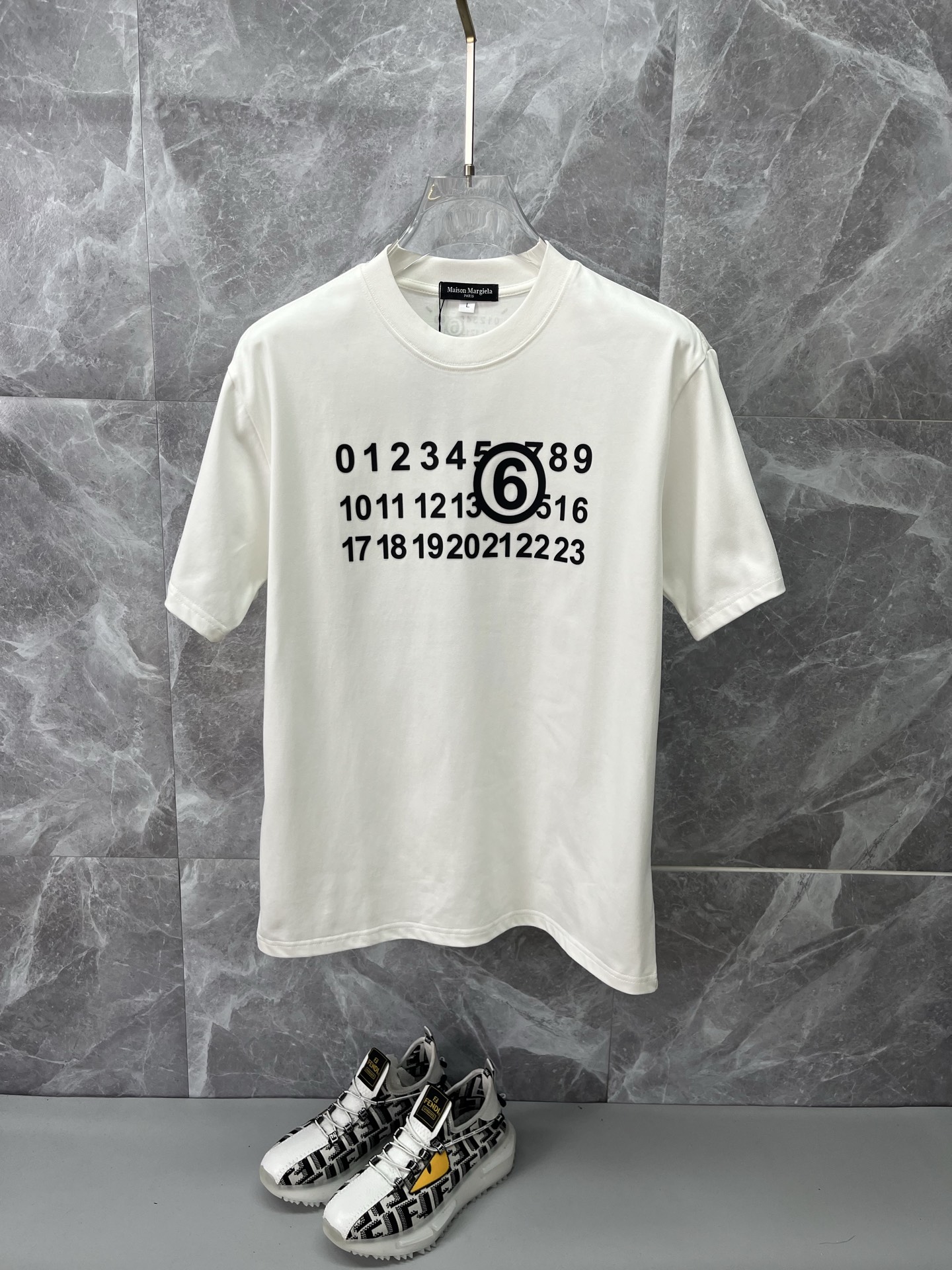 NO:860525,MM6 Margiela 2026ss spring and summer high-quality pure cotton short-sleeved T-shirt, top original order quality, the latest process requirements, top orders require sewing work, super easy to match, top customization, with the whole details, the quality and tailoring design are first-class, custom-made imported pure cotton fabric!  Full of style, the color is light and versatile. M-4XL, please state your height and weight when placing an order, masion margiela, masion margiela, T-shirt, tees, t-shirt,19860909MM6马吉拉 2026ss春夏高品质纯棉短袖T恤,顶级原单品质,当下最新工艺要求,顶级订单要求车线做工,超级好搭配,顶级定制,搭配整件细节 ,品质及剪裁设计都堪称一流,定制进口纯棉面料！型格十足,配色轻熟百搭.M-4XL,下单报身高体重,,masion margiela,masion margiela,T-shirt,tees，t-shirt,,Men's clothing