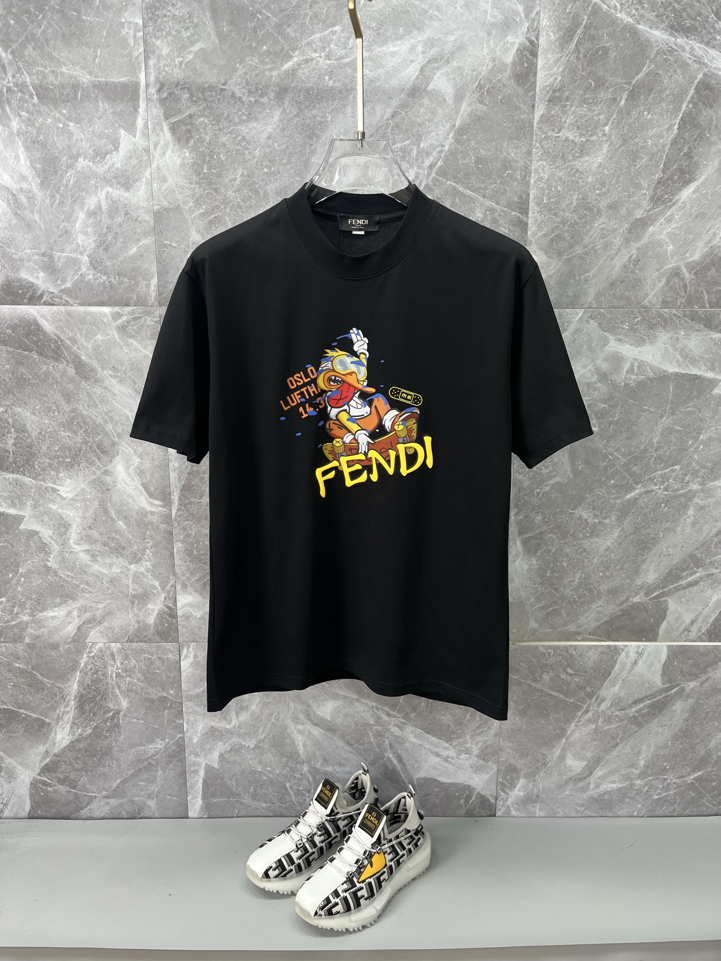 NO:860493,FENDI Fendi 2026ss spring and summer high-quality pure cotton short-sleeved T-shirt, top original order quality, the latest technology requirements, top orders require sewing work, super easy to match, top customization, with the whole details, the quality and tailoring design are first-class, customized imported pure cotton fabric!  Full of style, the color is light and versatile. M-4XL, please state your height and weight when placing an order, fendi, fendi, T-shirt, tees, t-shirt,19860909FENDI芬迪 2026ss春夏高品质纯棉短袖T恤,顶级原单品质,当下最新工艺要求,顶级订单要求车线做工,超级好搭配,顶级定制,搭配整件细节 ,品质及剪裁设计都堪称一流,定制进口纯棉面料！型格十足,配色轻熟百搭.M-4XL,下单报身高体重,,fendi,fendi,T-shirt,tees，t-shirt,,Men's clothing