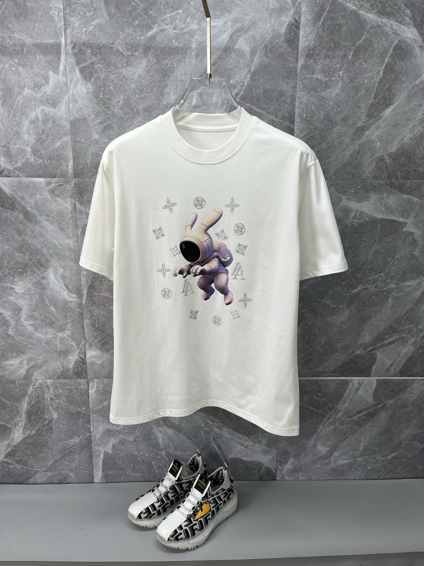 NO:860473,LV Louis Vuitton 2026ss spring and summer high-quality pure cotton short-sleeved T-shirt, top original order quality, the latest technology requirements, top orders require sewing work, super easy to match, top customization, matching the whole piece details, quality and tailoring design are first-class, customized imported pure cotton fabric!  Full of style, the color is light and versatile. M-4XL, please state your height and weight when placing an order, louis vuitton, louis vuitton, T-shirt, tees, t-shirt,19860909LV路易威登 2026ss春夏高品质纯棉短袖T恤,顶级原单品质,当下最新工艺要求,顶级订单要求车线做工,超级好搭配,顶级定制,搭配整件细节 ,品质及剪裁设计都堪称一流,定制进口纯棉面料！型格十足,配色轻熟百搭.M-4XL,下单报身高体重,,louis vuitton,louis vuitton,T-shirt,tees，t-shirt,,Men's clothing